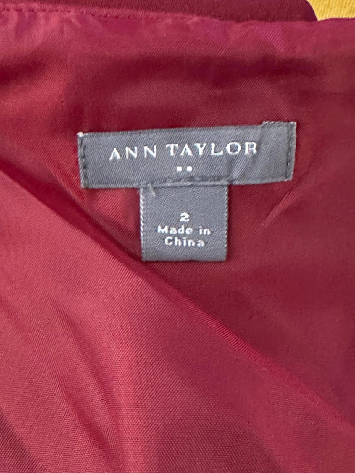 Ann Taylor classic romantic burgundy strapless A-line midi dress Size 2
