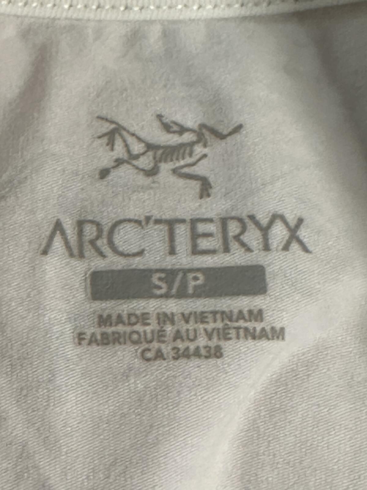 Arc'teryx Women's white mountain graphic short sleeve t-shirt Small gorpcore