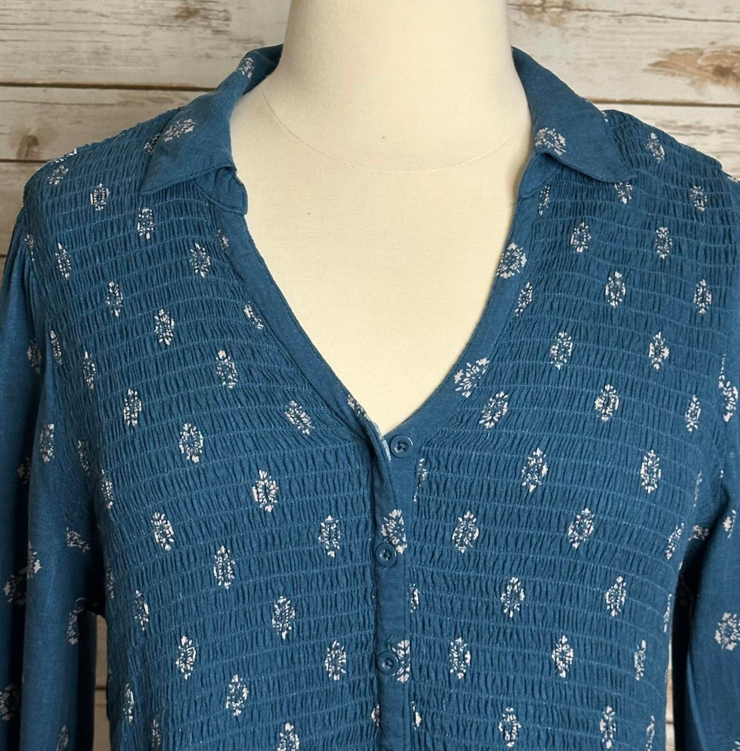 Torrid teal boho floral V-neck long sleeve smocked peplum blouse Size 2/2X