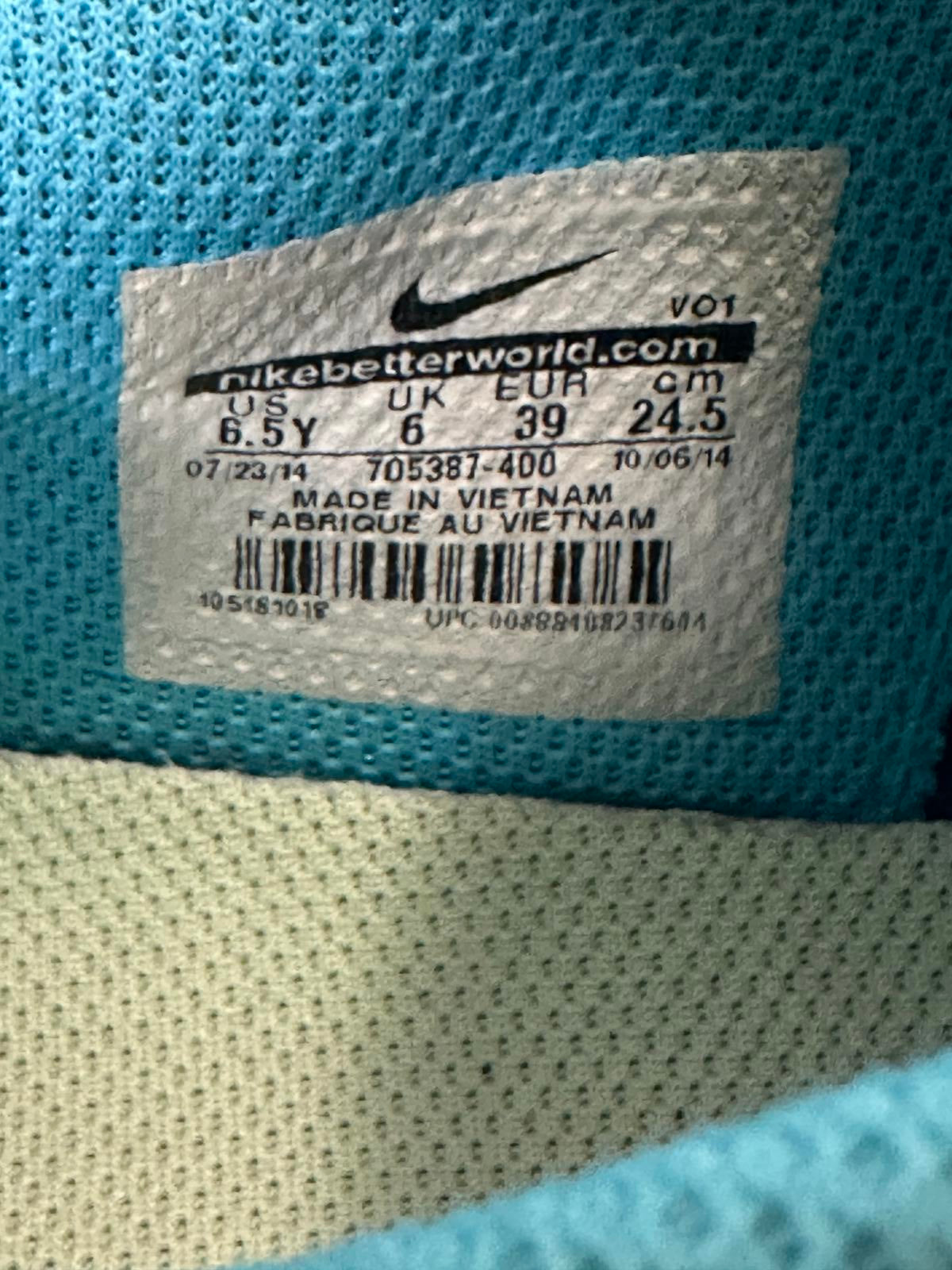 Nike Kobe Mentality teal/red low-top basketball sneakers/shoes Youth Size 6.5