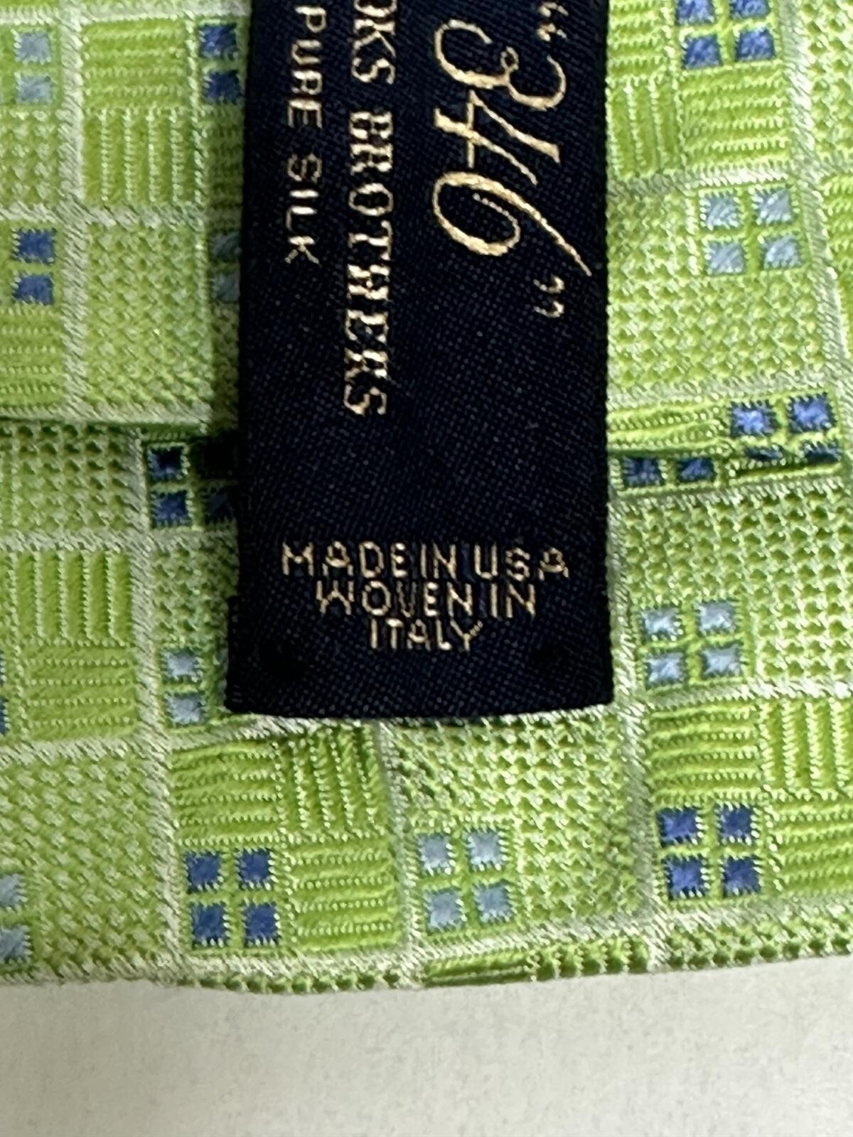 Brooks Brothers classic light green/blue/light blue geometric 100% silk necktie