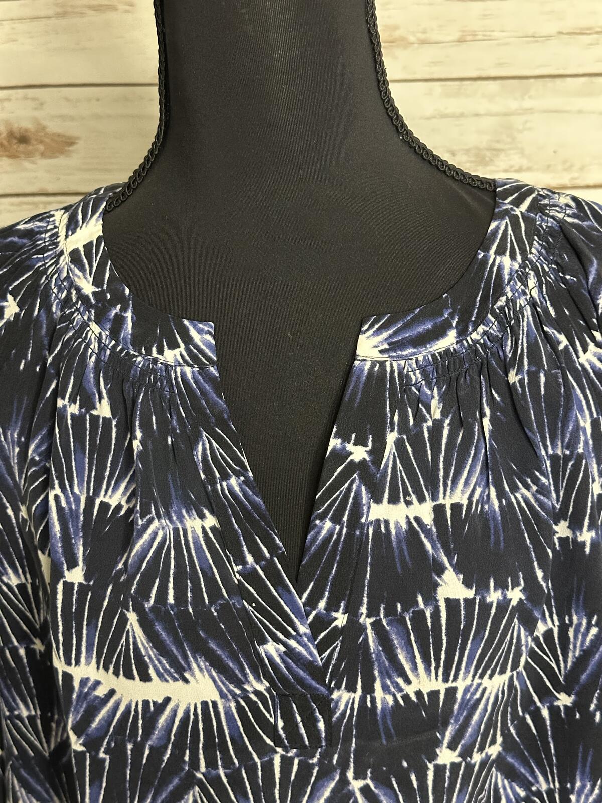 Cynthia Rowley 100% silk peasant blouse Size XS navy white tie-dye 3/4 sleeves
