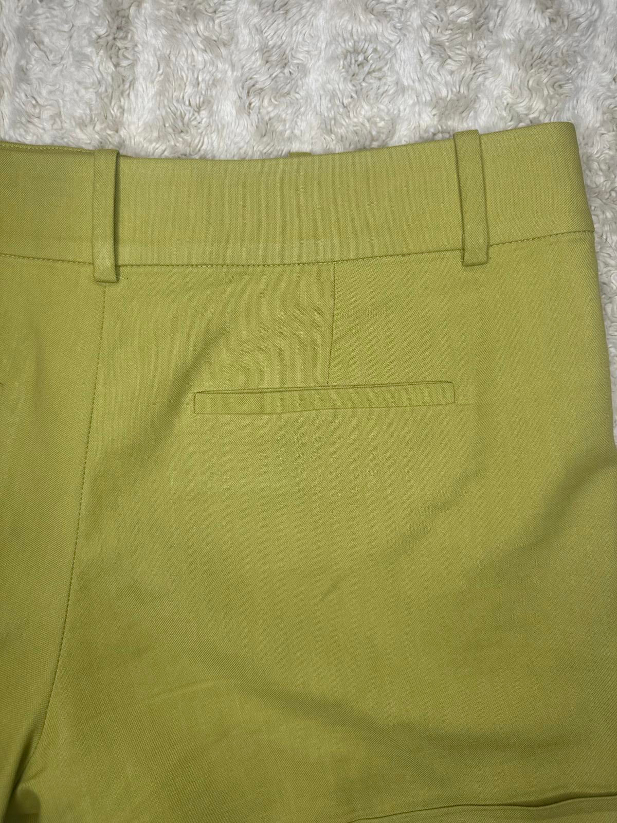 Ann Taylor classic green cotton/linen cuffed shorts Size 10