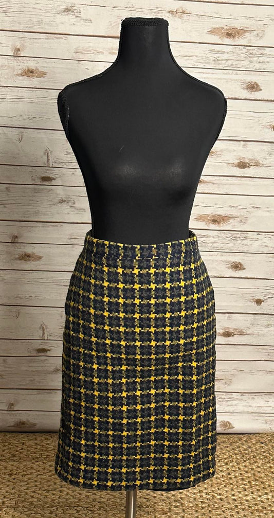 Pure Collection classic Moon British Cloth houndstooth wool pencil skirt Size 4