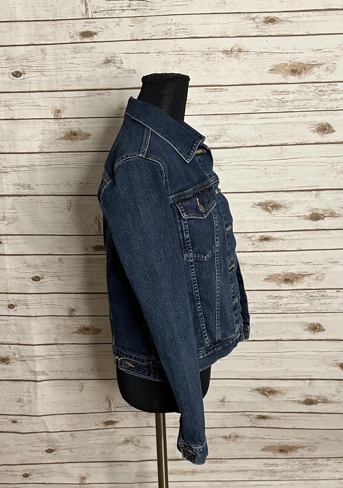 GAP classic button-up denim jean jacket Size Small