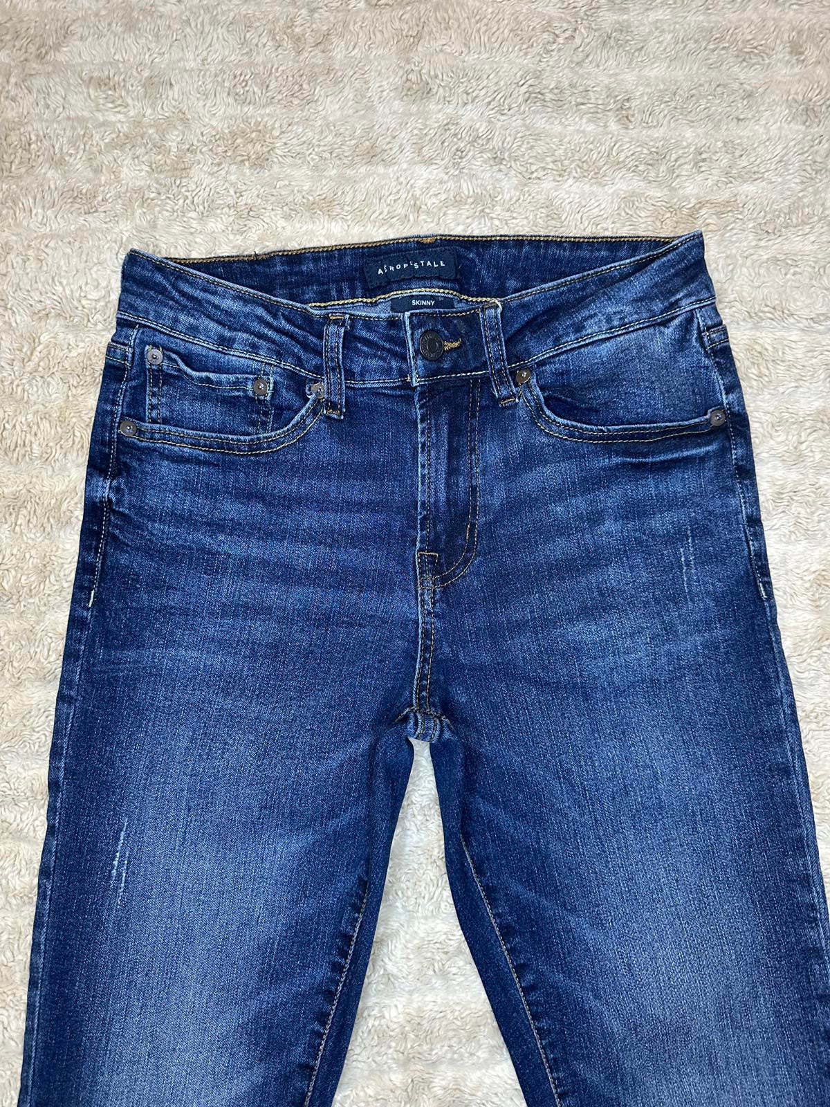 Aeropostale classic dark wash mid-rise skinny jeans Size 29/32