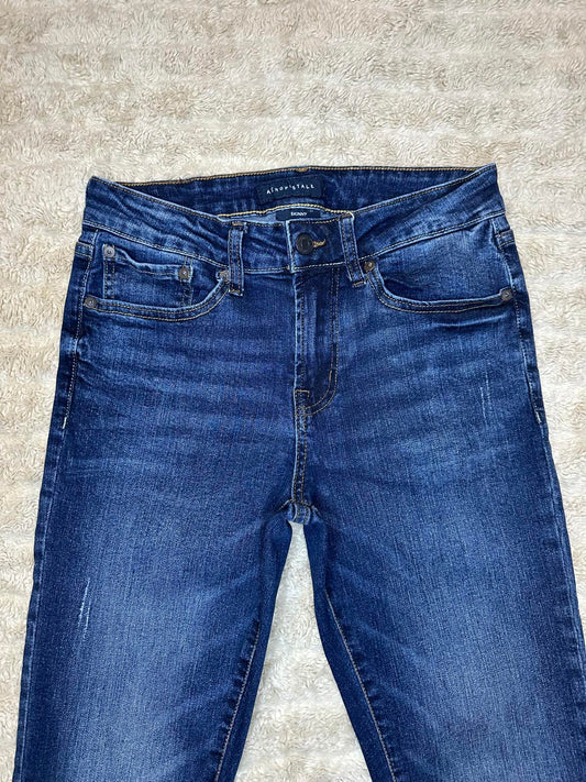 Aeropostale classic dark wash mid-rise skinny jeans Size 29/32