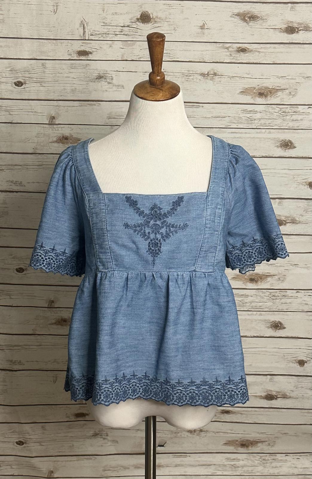 Old Navy cotton chambray embroidered puff short sleeve babydoll top Size Medium