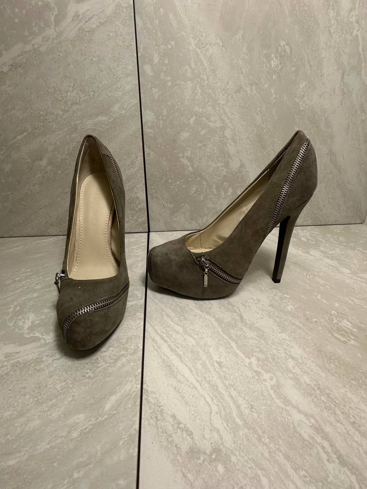 Colin Stuart grey suede zippered platform stiletto heels Size 8