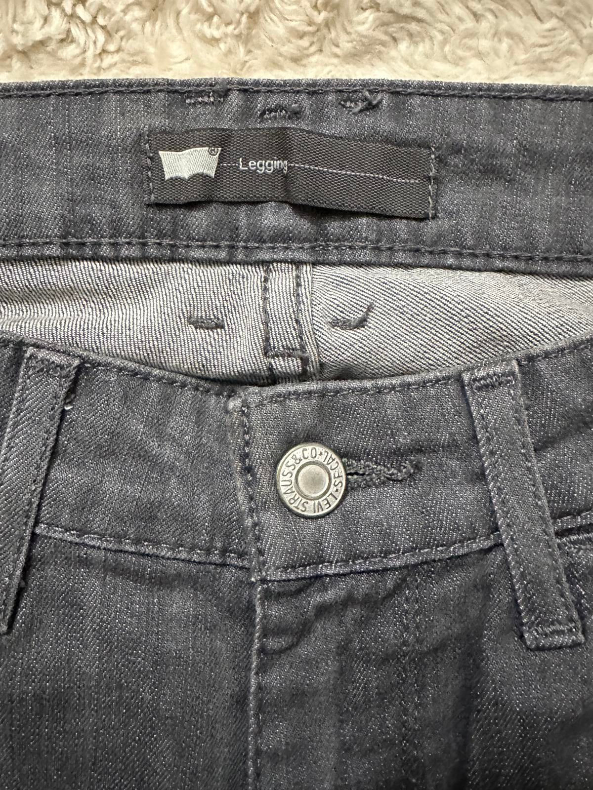 Levi's grey denim leggings Size 8M 29x32