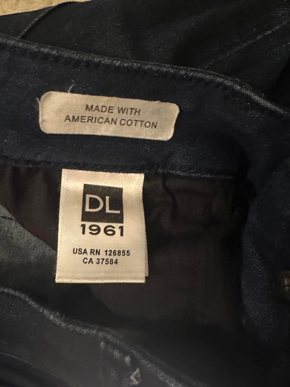 DL1961 classic dark wash Margaux Instasculpt ankle skinny jeans Size 28