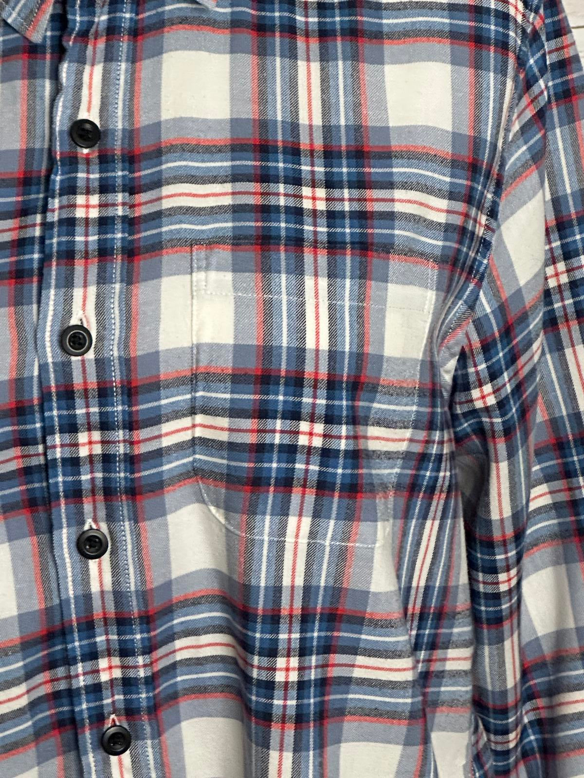 American Eagle Outfitters Seriously Soft plaid flannel button up shirt Size M
