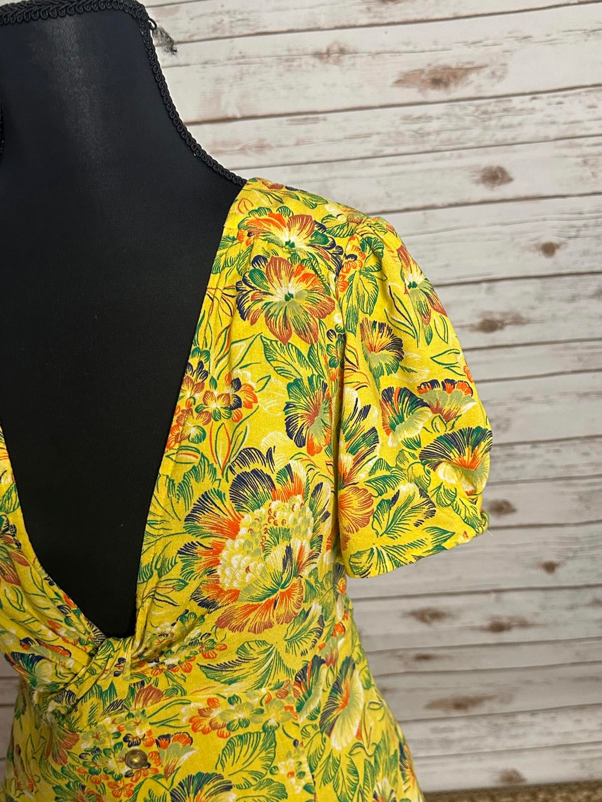 Urban Outfitter Bettie twist front floral linen-blend mini dress Size Medium