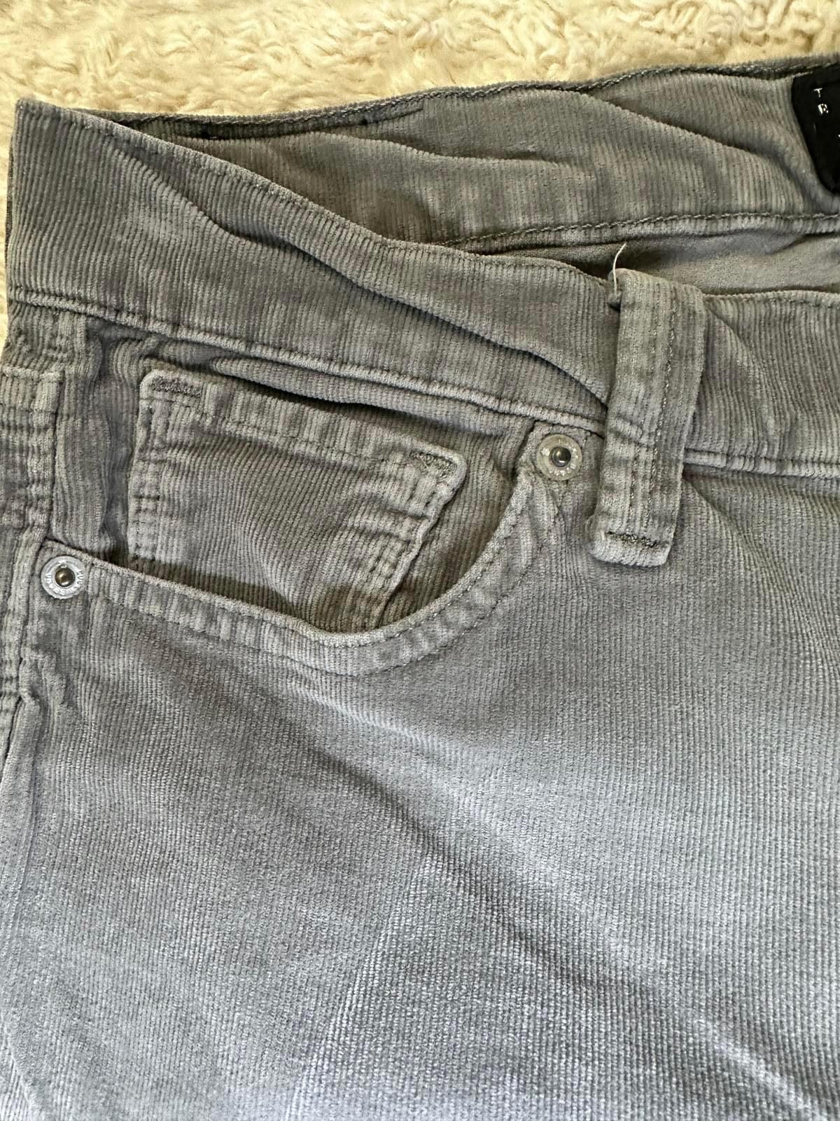 Lucky Brand classic elevated casual grey Brooke Skinny corduroy pants Size 6/29
