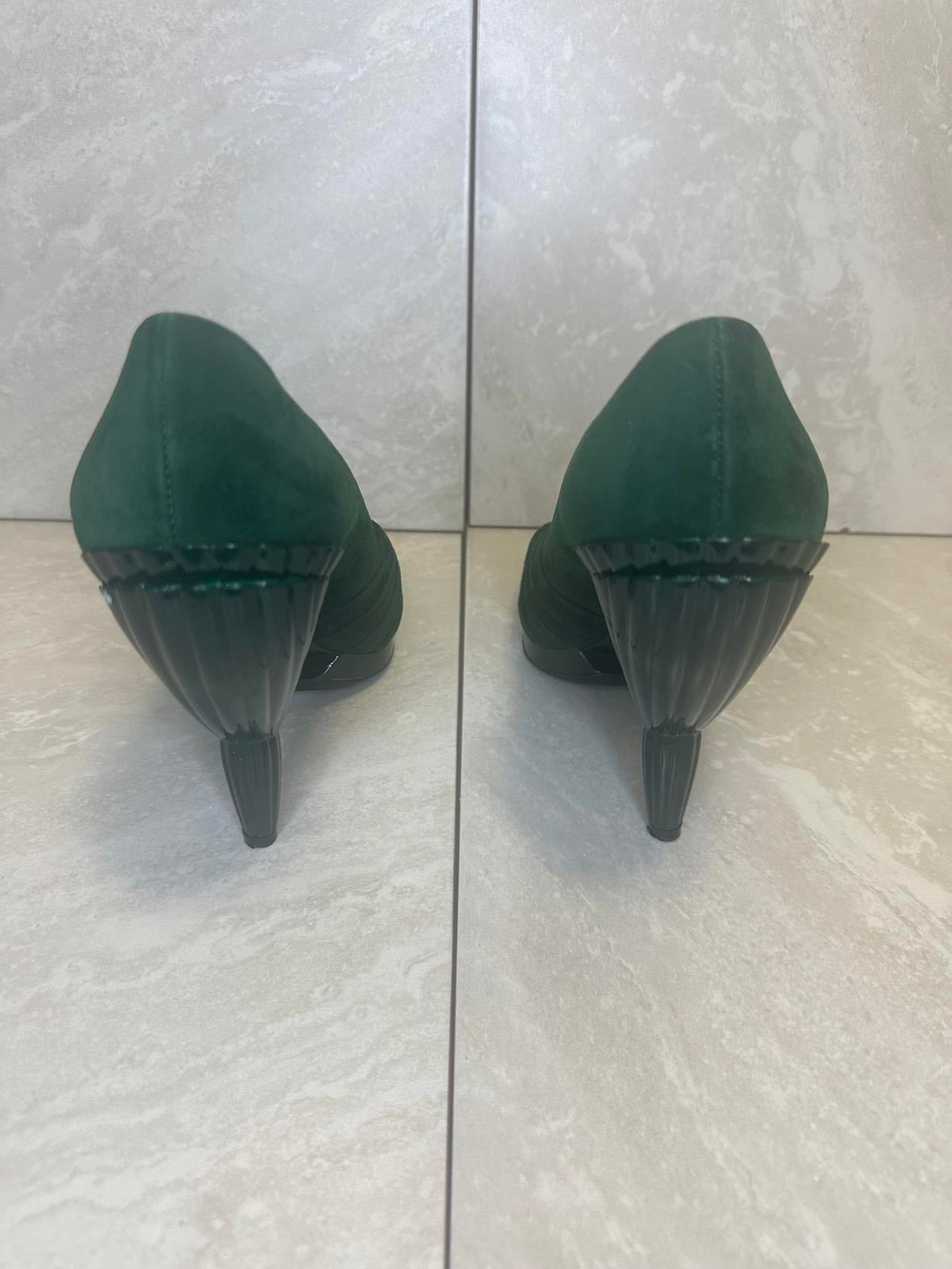 Miu Miu green suede peep-toe pumps Size 38.5/8.5