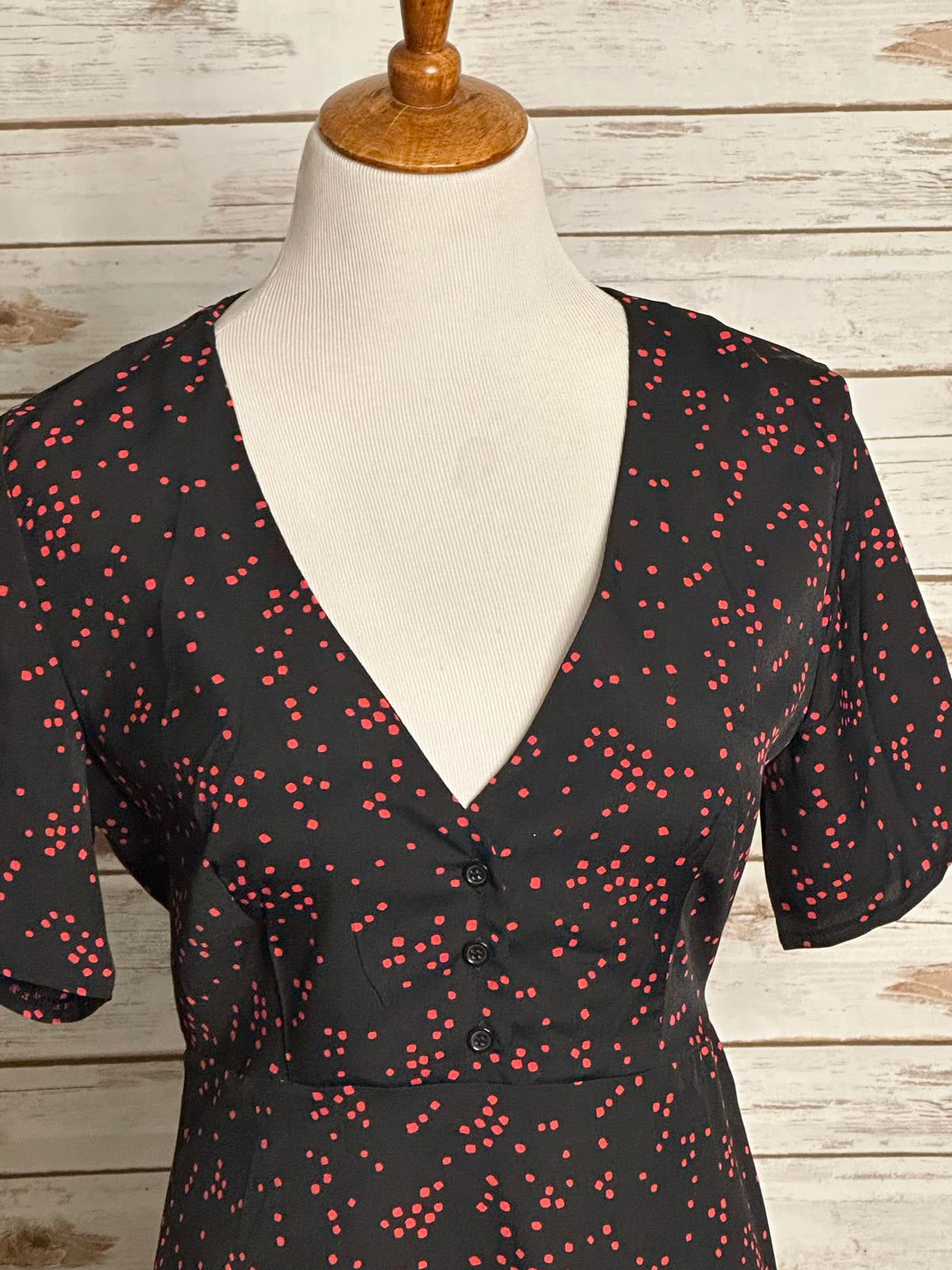 Nasty Gal romantic black/red polka dot V-neck short sleeve midi dress Size 8