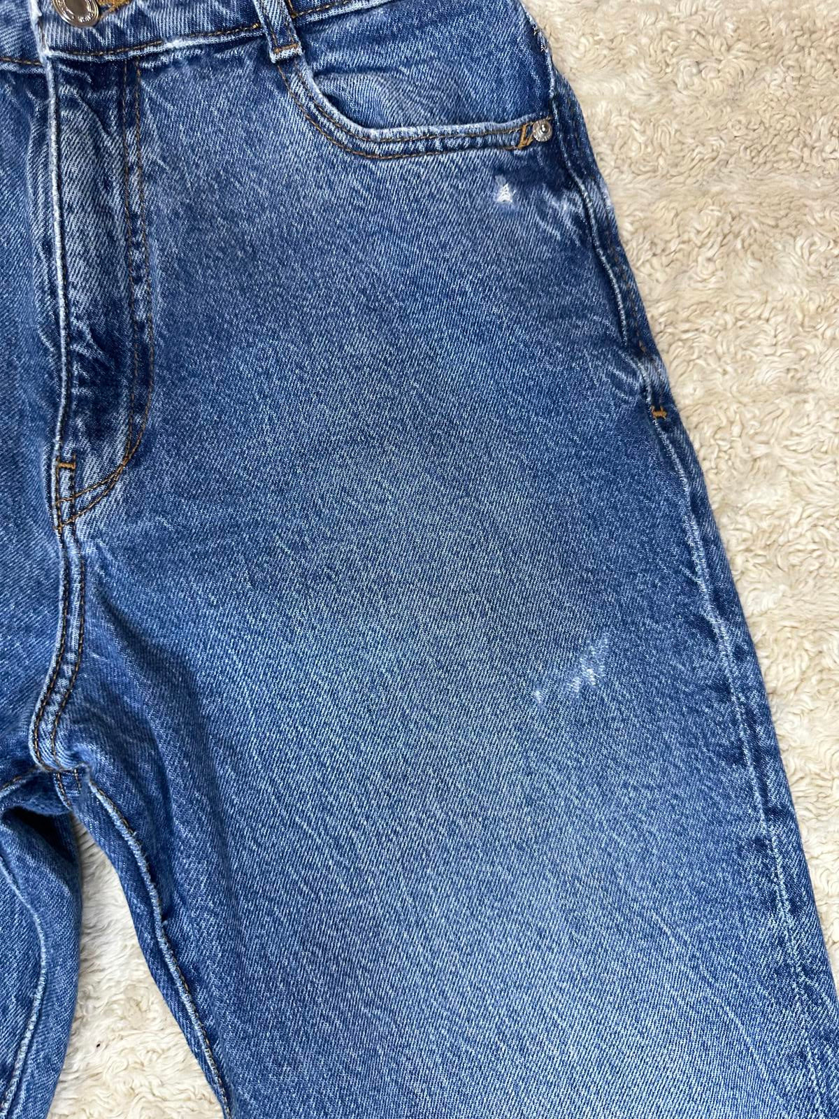Zara medium wash distressed 90's retro high rise straight leg mom jeans Size 6