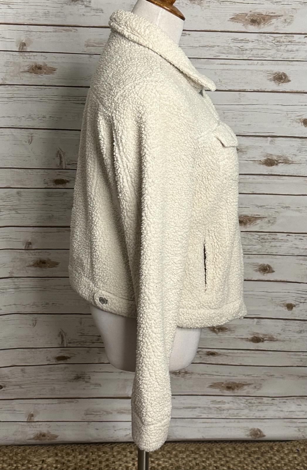 Mudd beige long sleeve sherpa/faux fur button-down trucker jacket Size Large