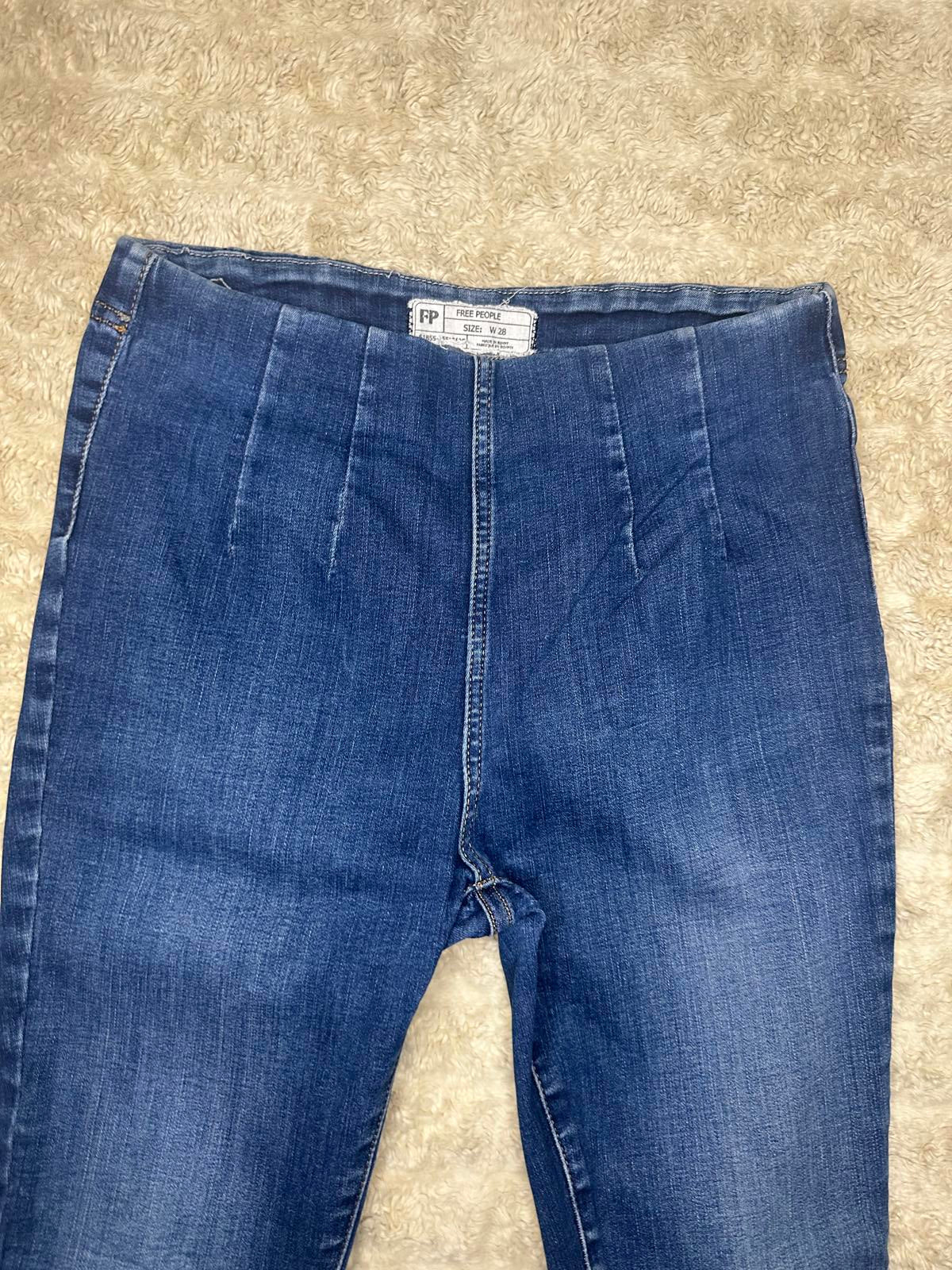 Free People medium wash pleated pull-on skinny denim jeans Size 28