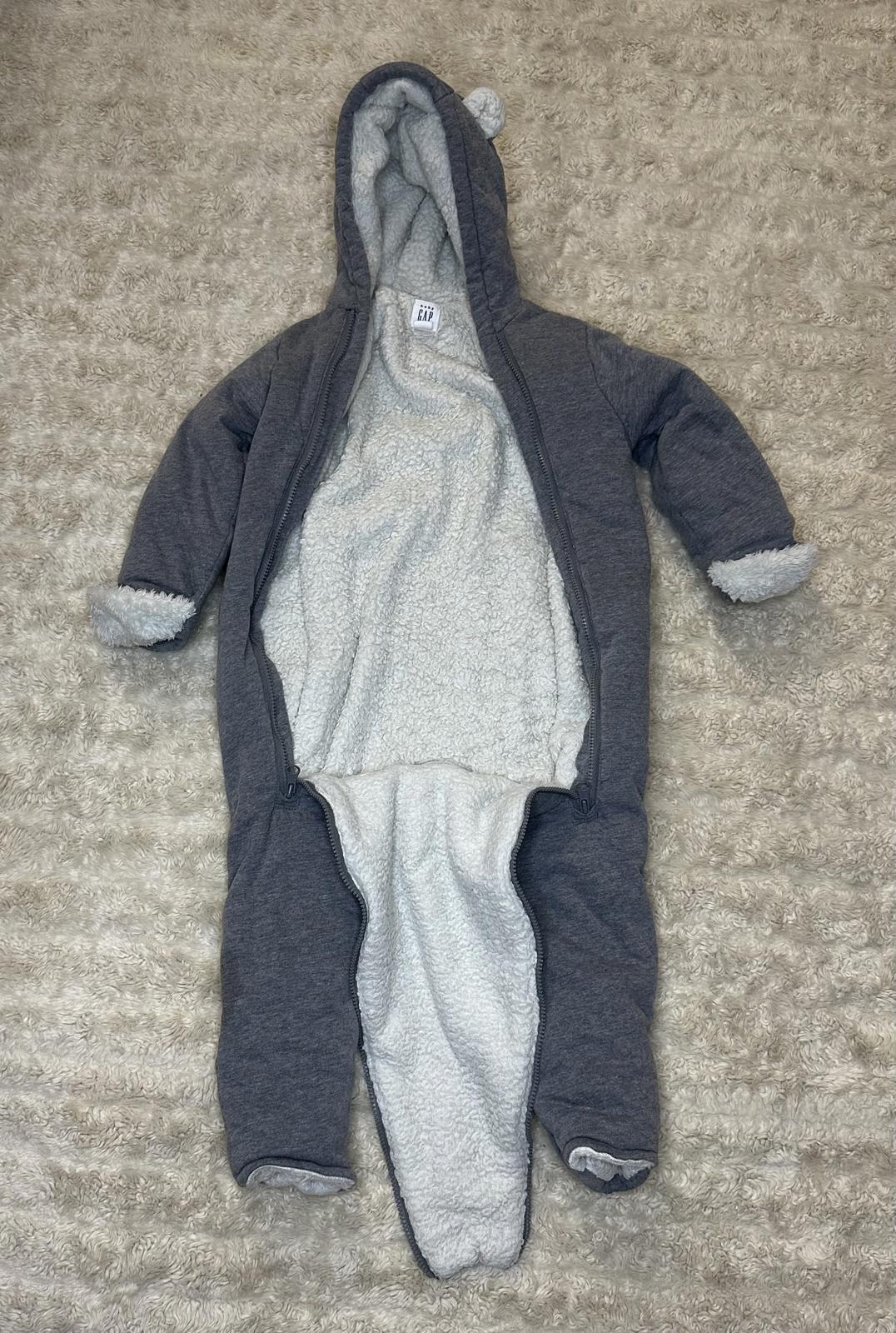 baby GAP sherpa-lined hooded dual zipped one-piece/snowsuit/bunting Size 12-18M