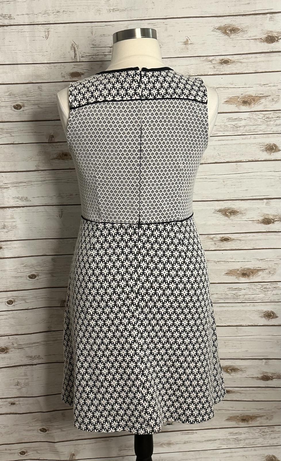 Ann Taylor LOFT black/white sleeveless A-line geometric knit dress Size 14