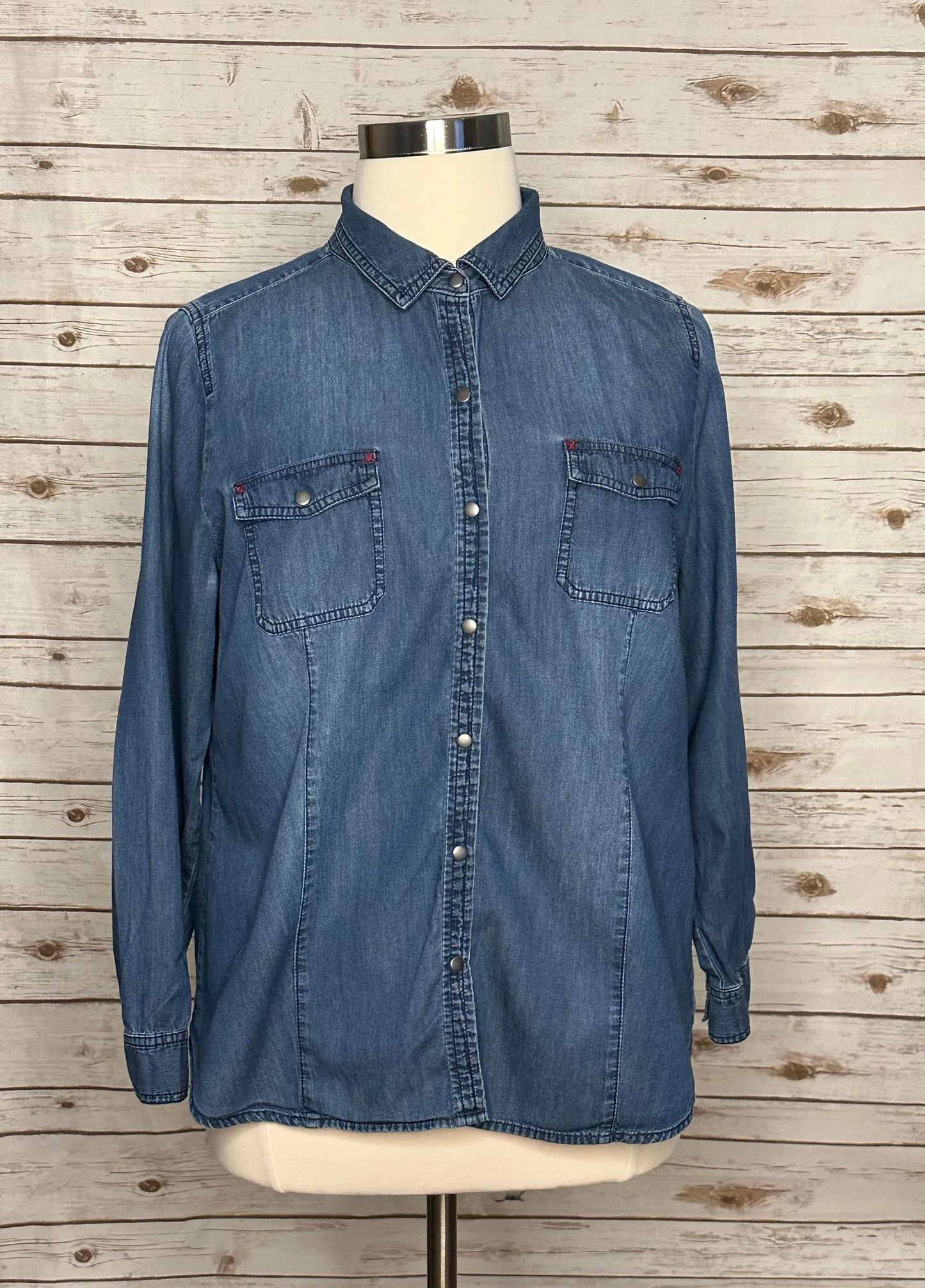 J. Jill long-sleeved 100% cotton chambray snap button shirt Size XL