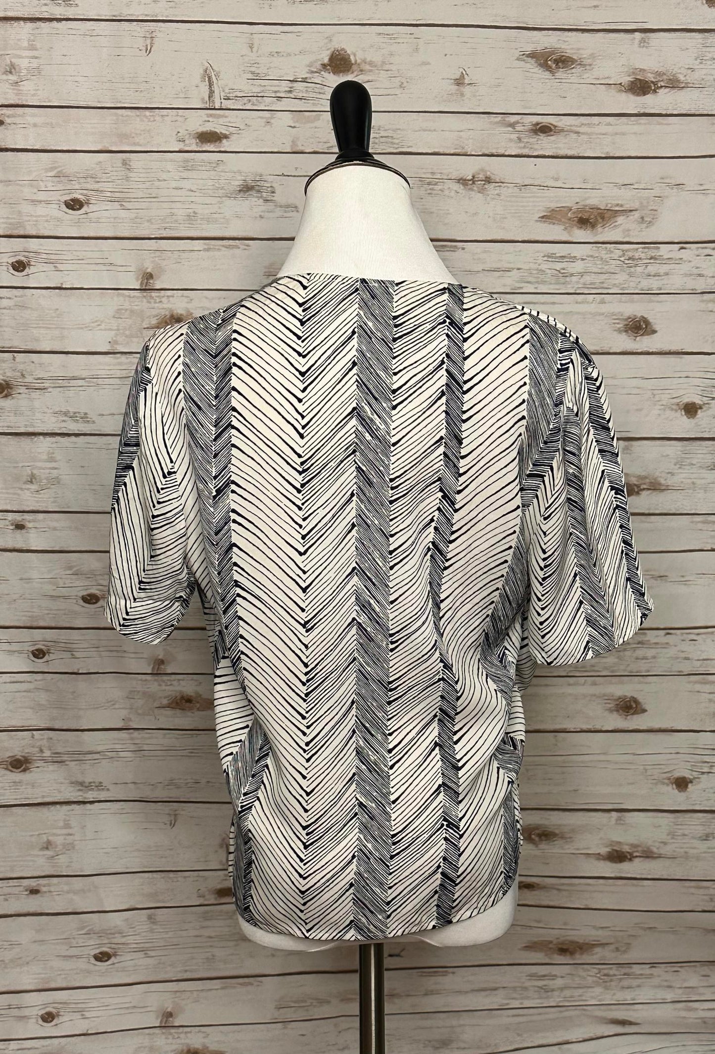 MM LaFleur business casual 'Dani' navy/ivory short sleeves silk blouse Size S