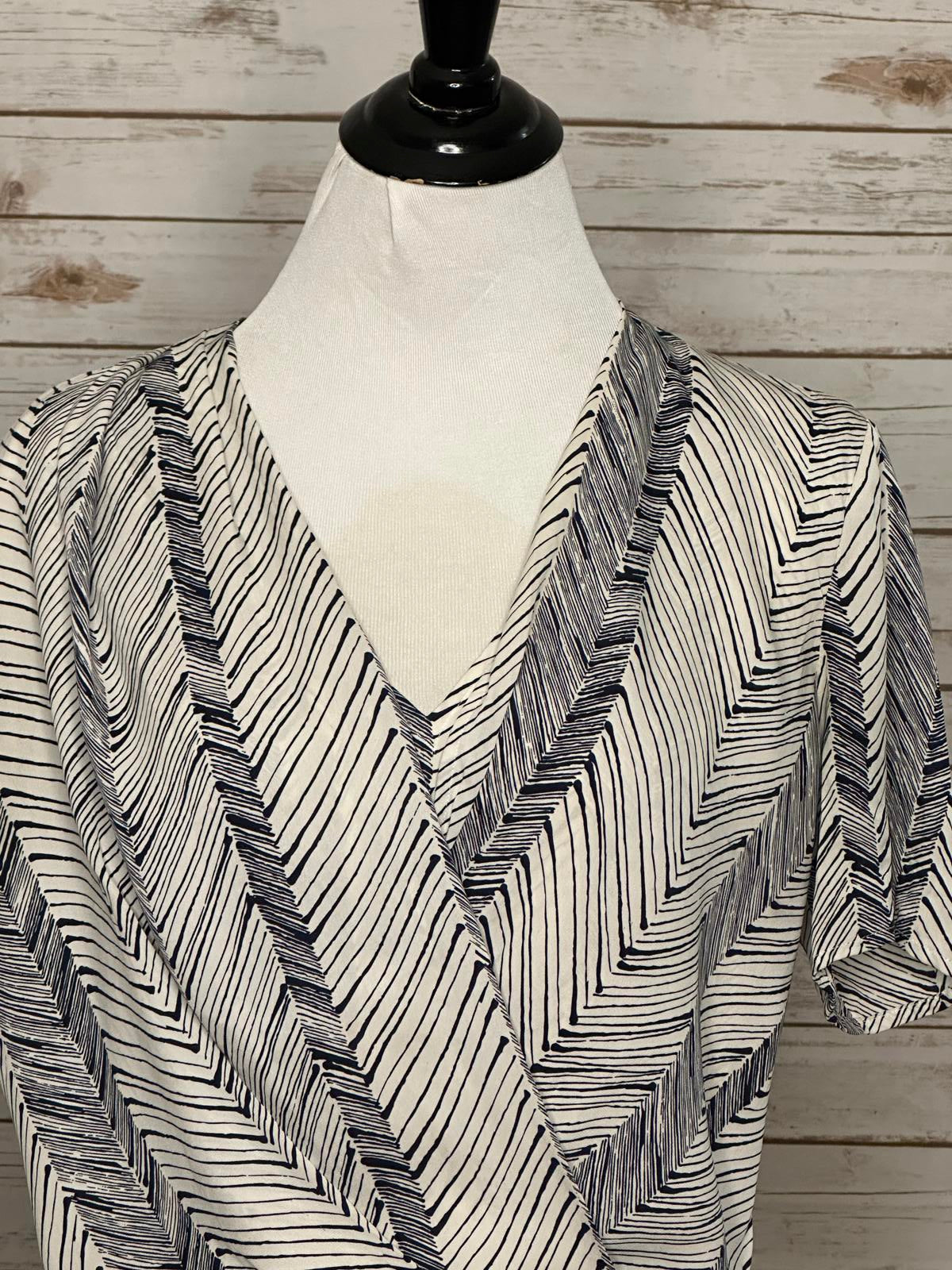 MM LaFleur business casual 'Dani' navy/ivory short sleeves silk blouse Size S
