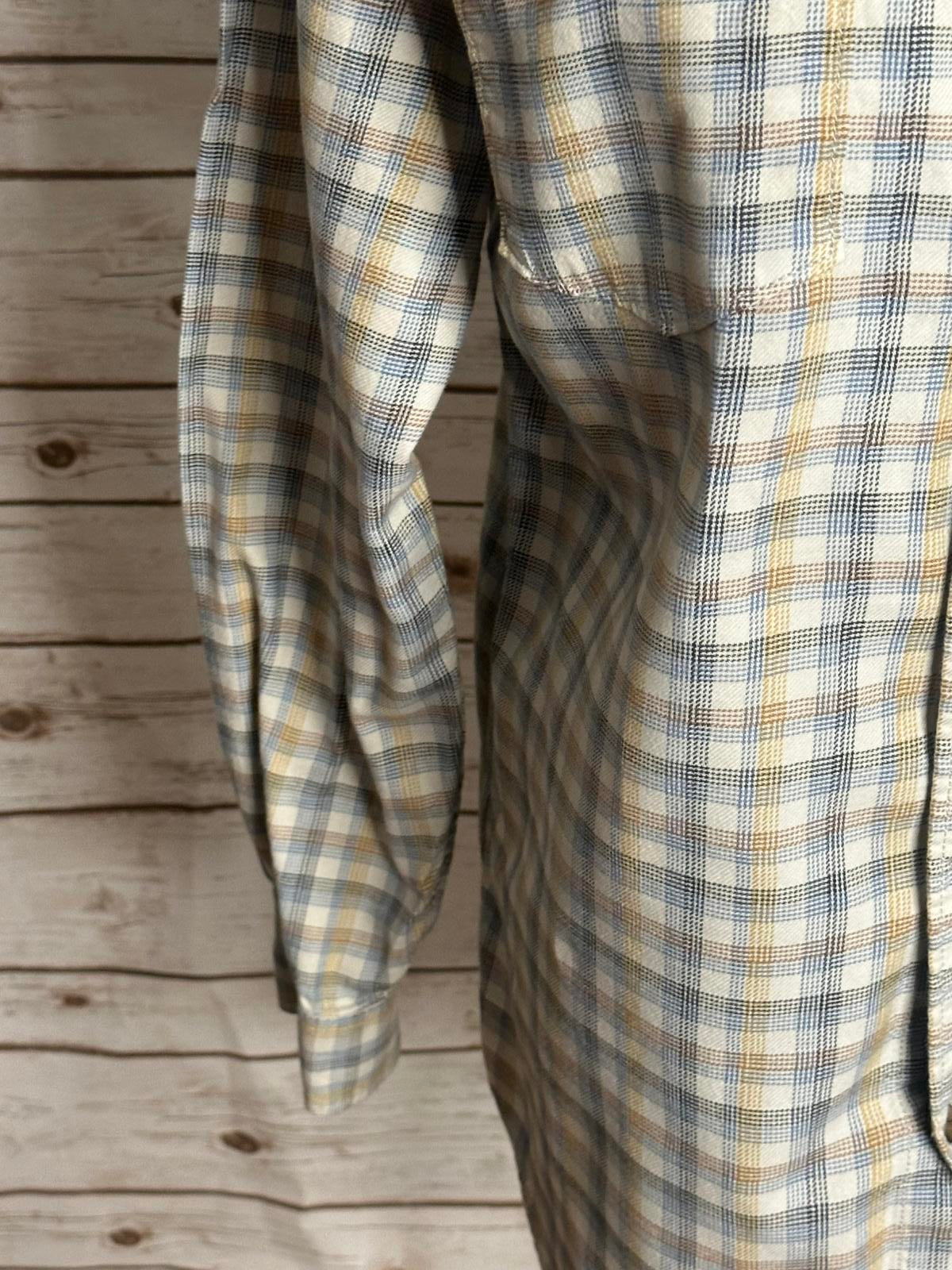 Eddie Bauer Classic Fit cotton plaid pearl snap button-up shirt Size Medium