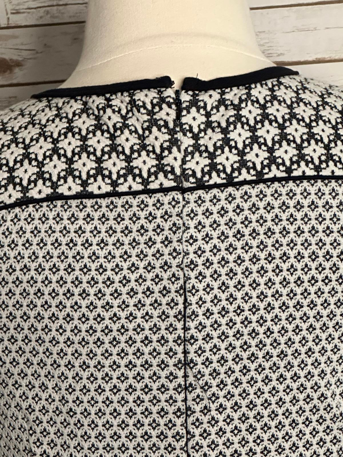 Ann Taylor LOFT black/white sleeveless A-line geometric knit dress Size 14