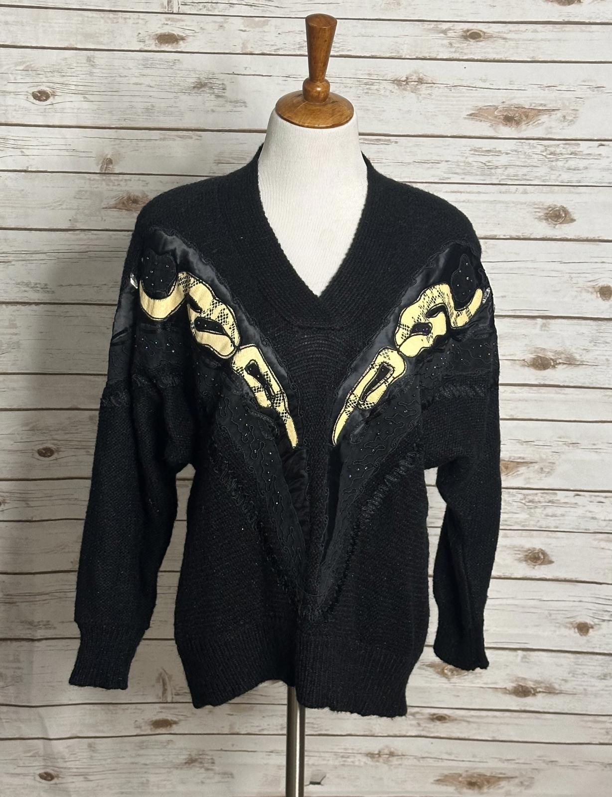 Vintage susann d mixed pattern embroidered V-neck wool-blend sweater Size Medium