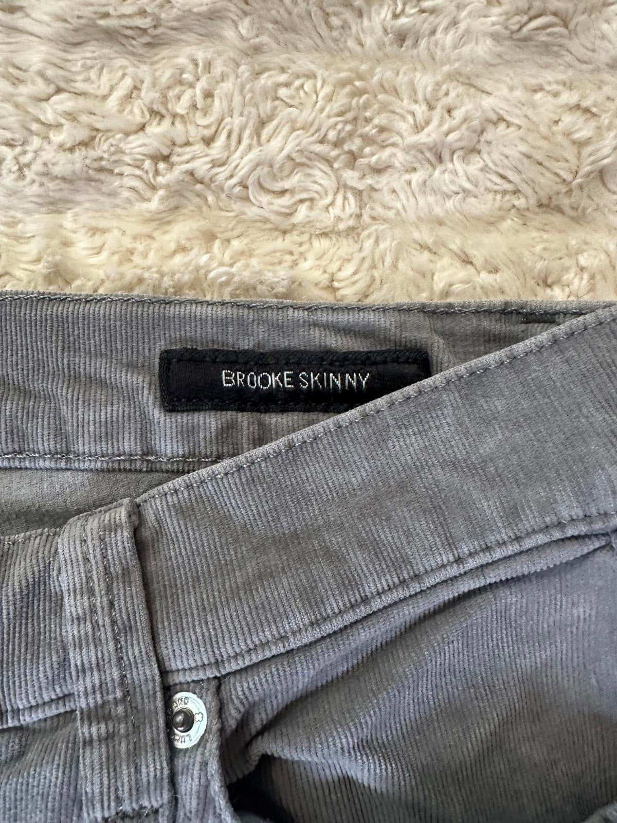 Lucky Brand classic elevated casual grey Brooke Skinny corduroy pants Size 6/29