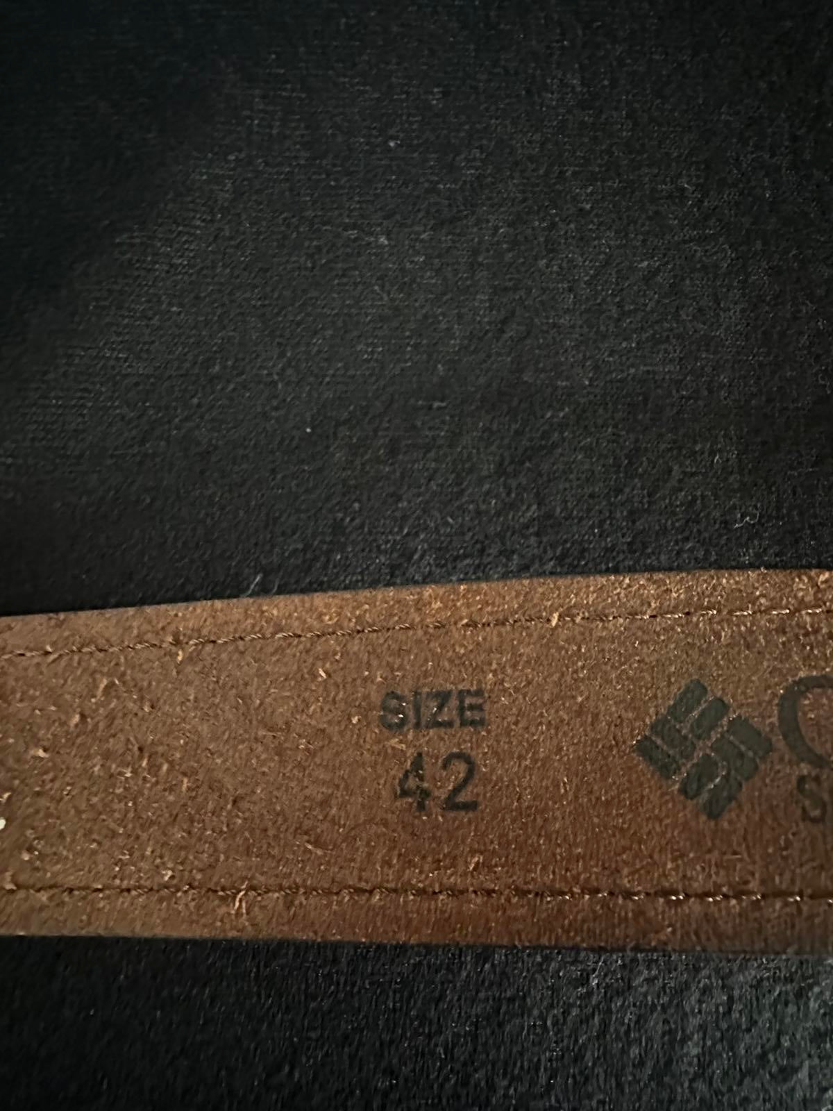 Columbia classic brown geniune leather belt Size 42/XL