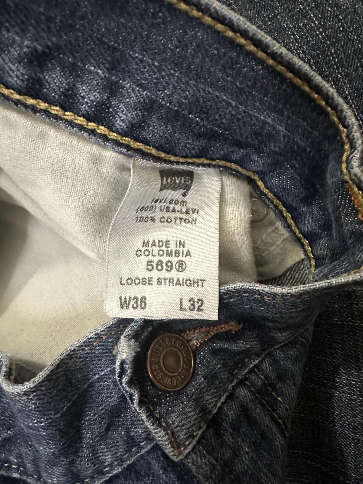 Levi's 569 Loose Straight Fit medium wash jeans Size 36x32