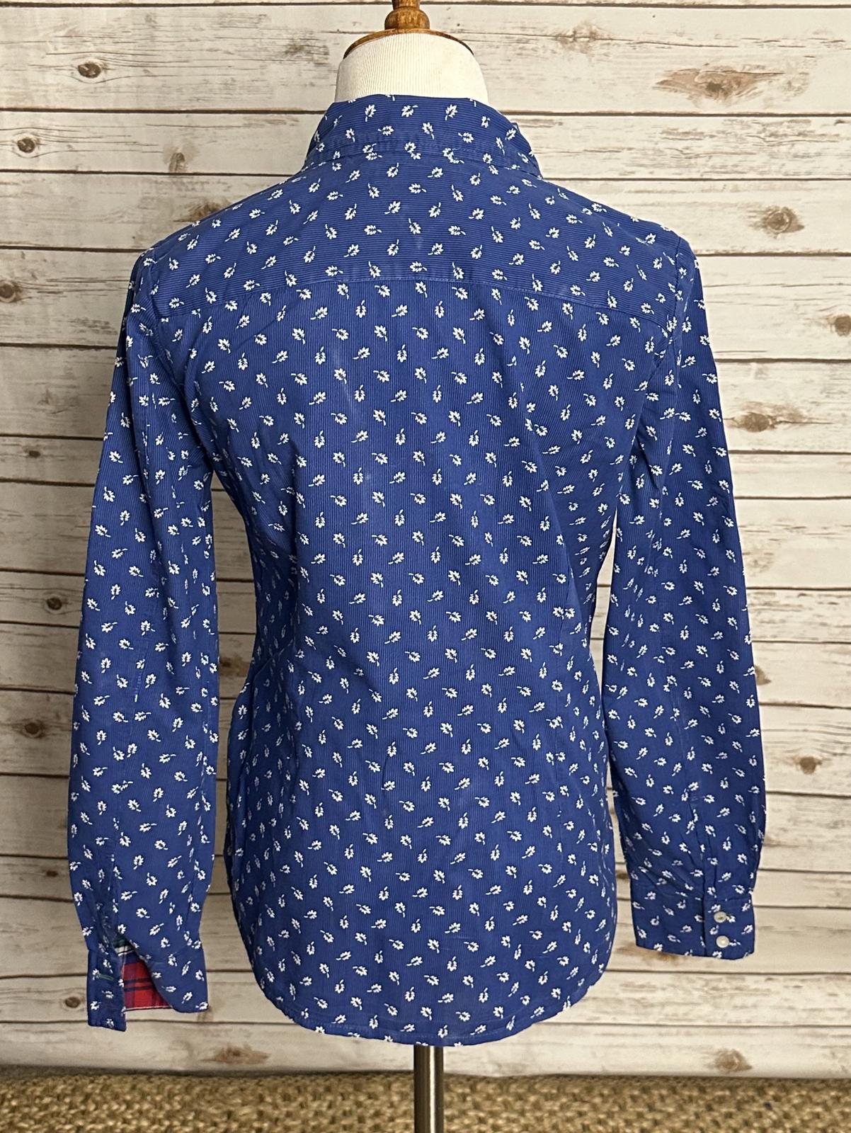Tommy Hilfiger casual blue/white roll-tab sleeves button-front shirt Size Medium