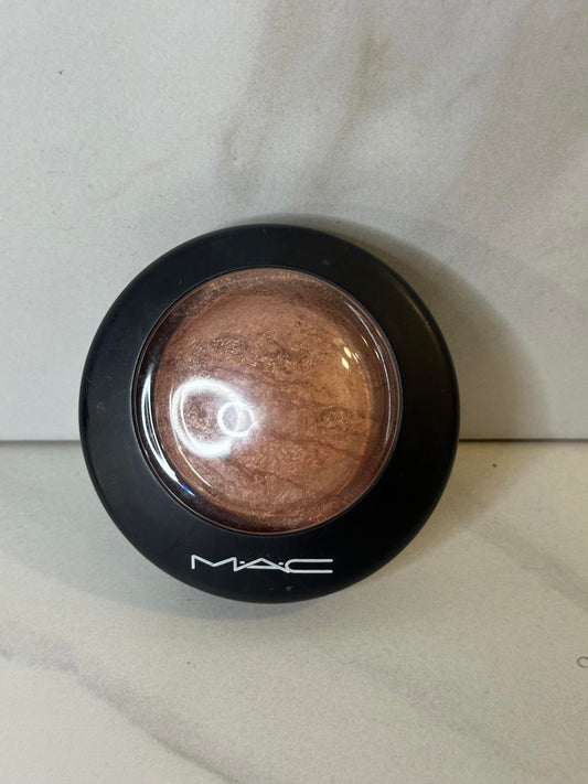 MAC Cosmetics Mineralize Skinfinish highlighter face powder - Cheeky Bronze