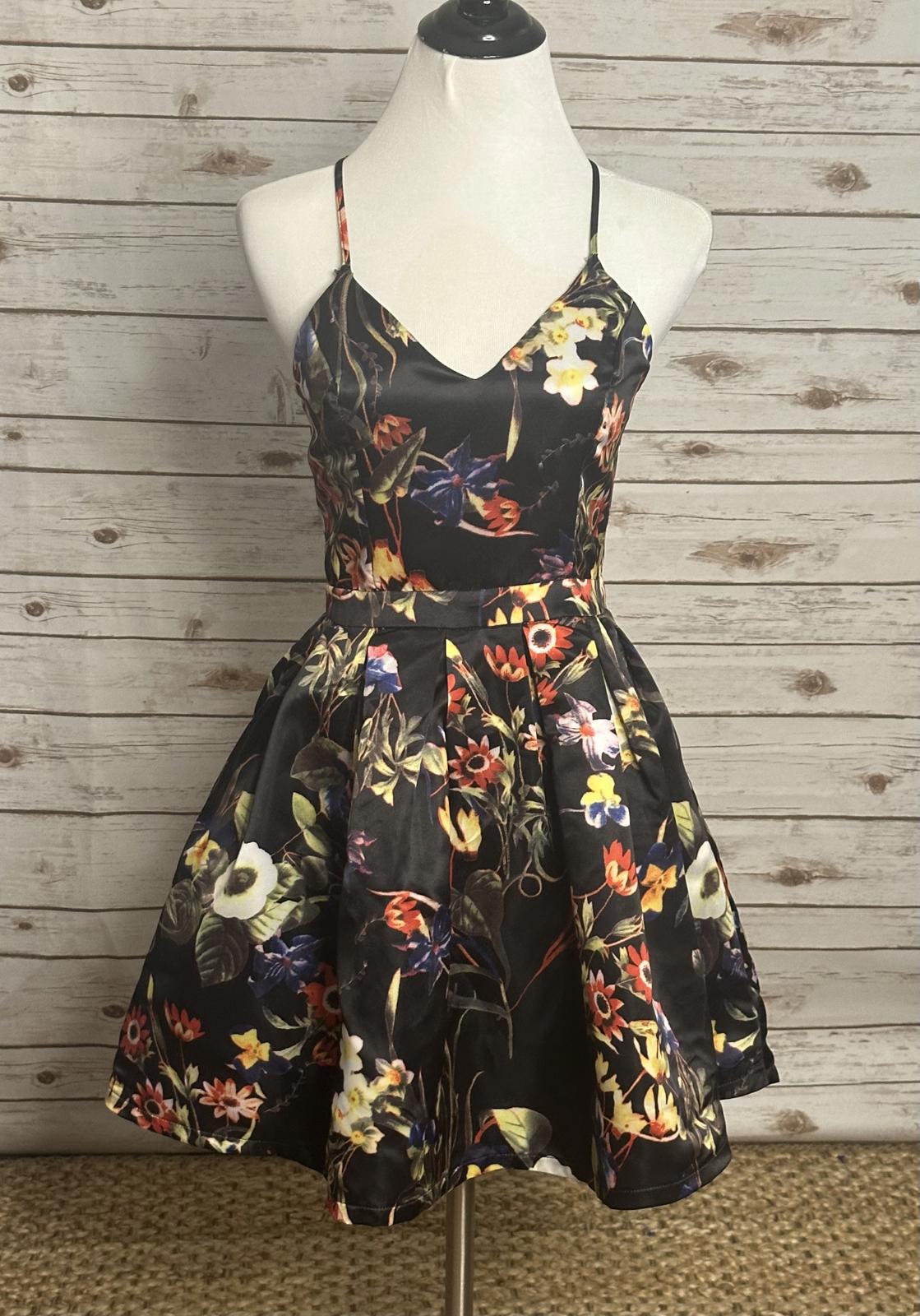Fashion Nova 'All Puffed Up' satin floral mini cocktail dress Size Small