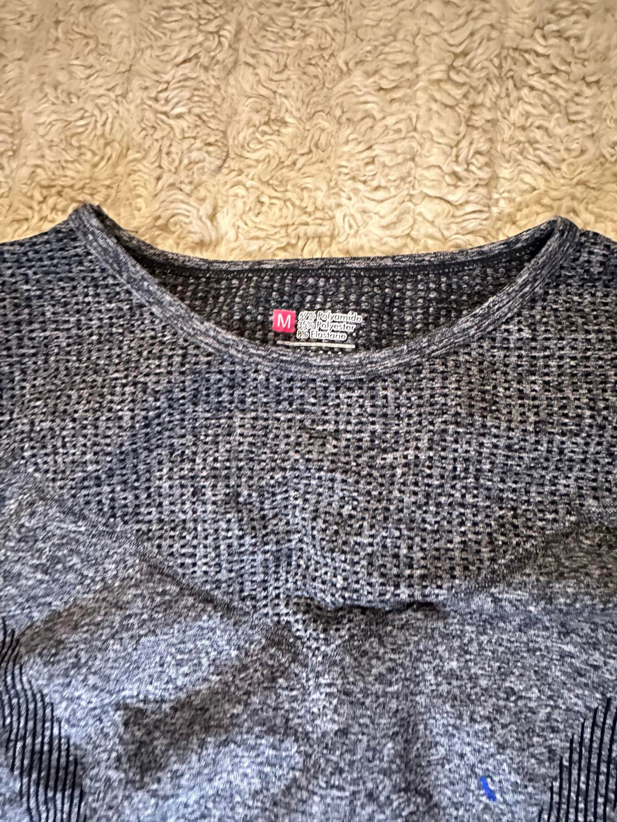 High stretch seamless long sleeve cropped top and leggings set Size Medium