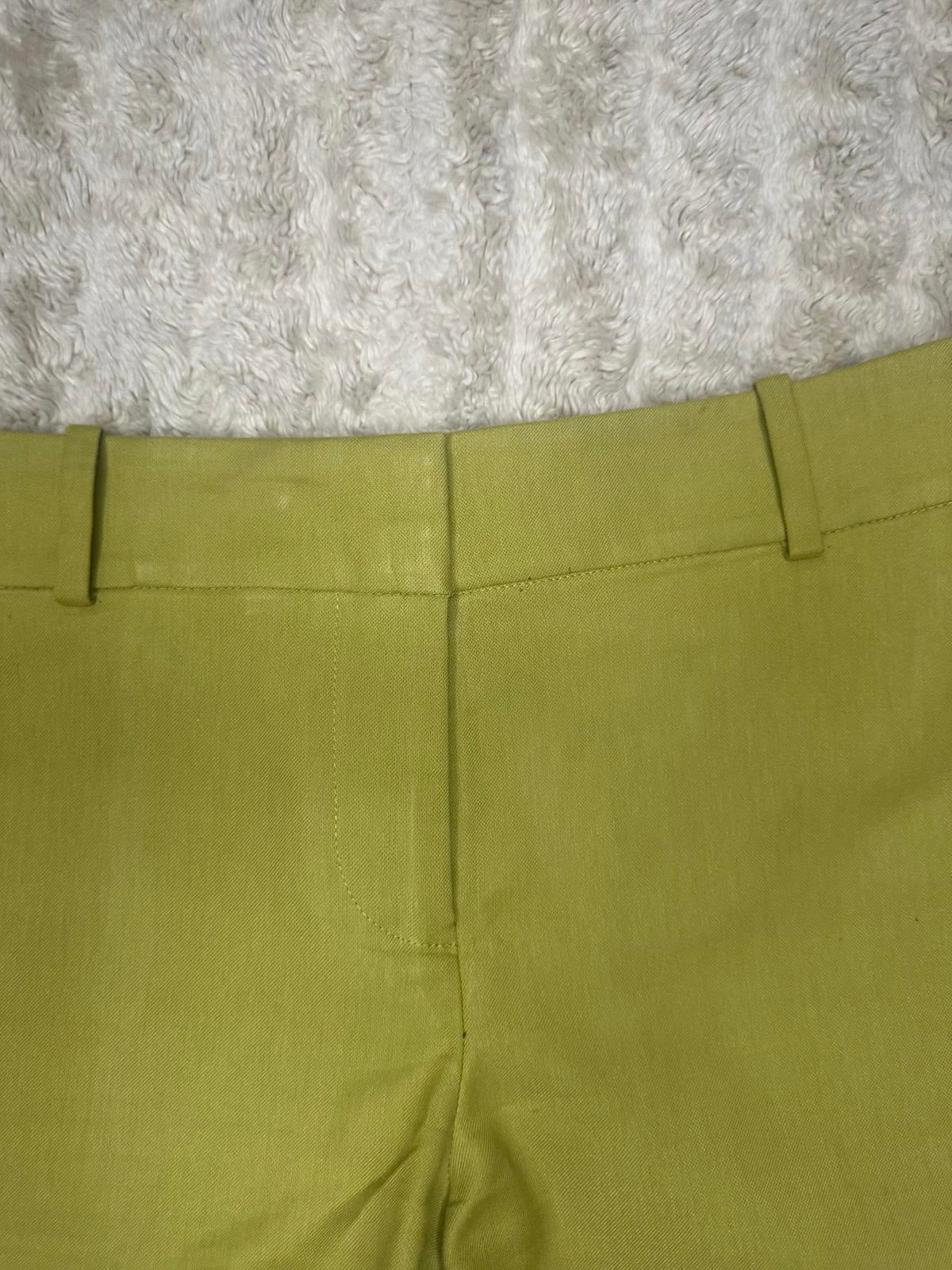 Ann Taylor classic green cotton/linen cuffed shorts Size 10