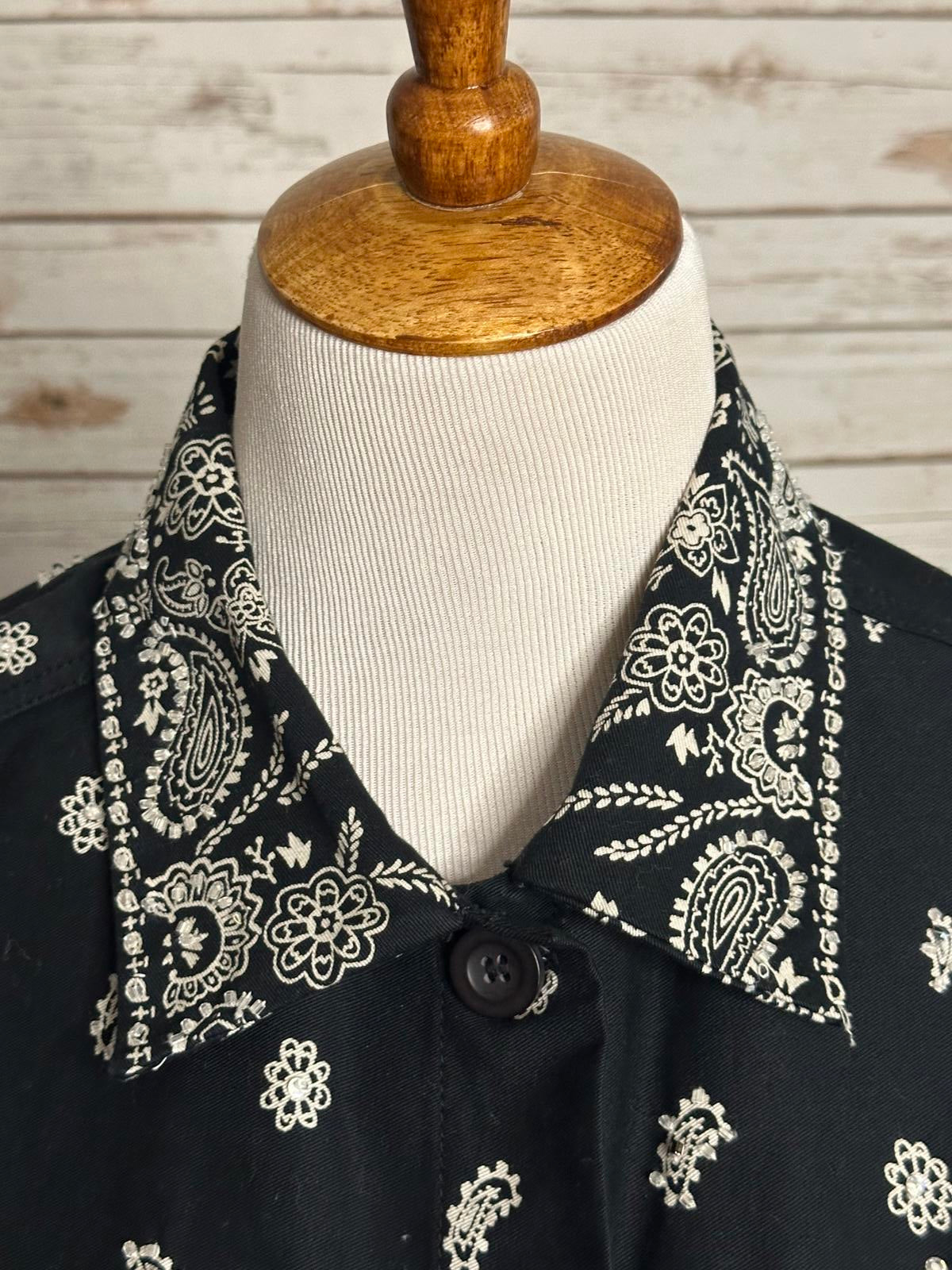 The Quacker Factory black/white cotton beaded bandana button-up shacket Size Small