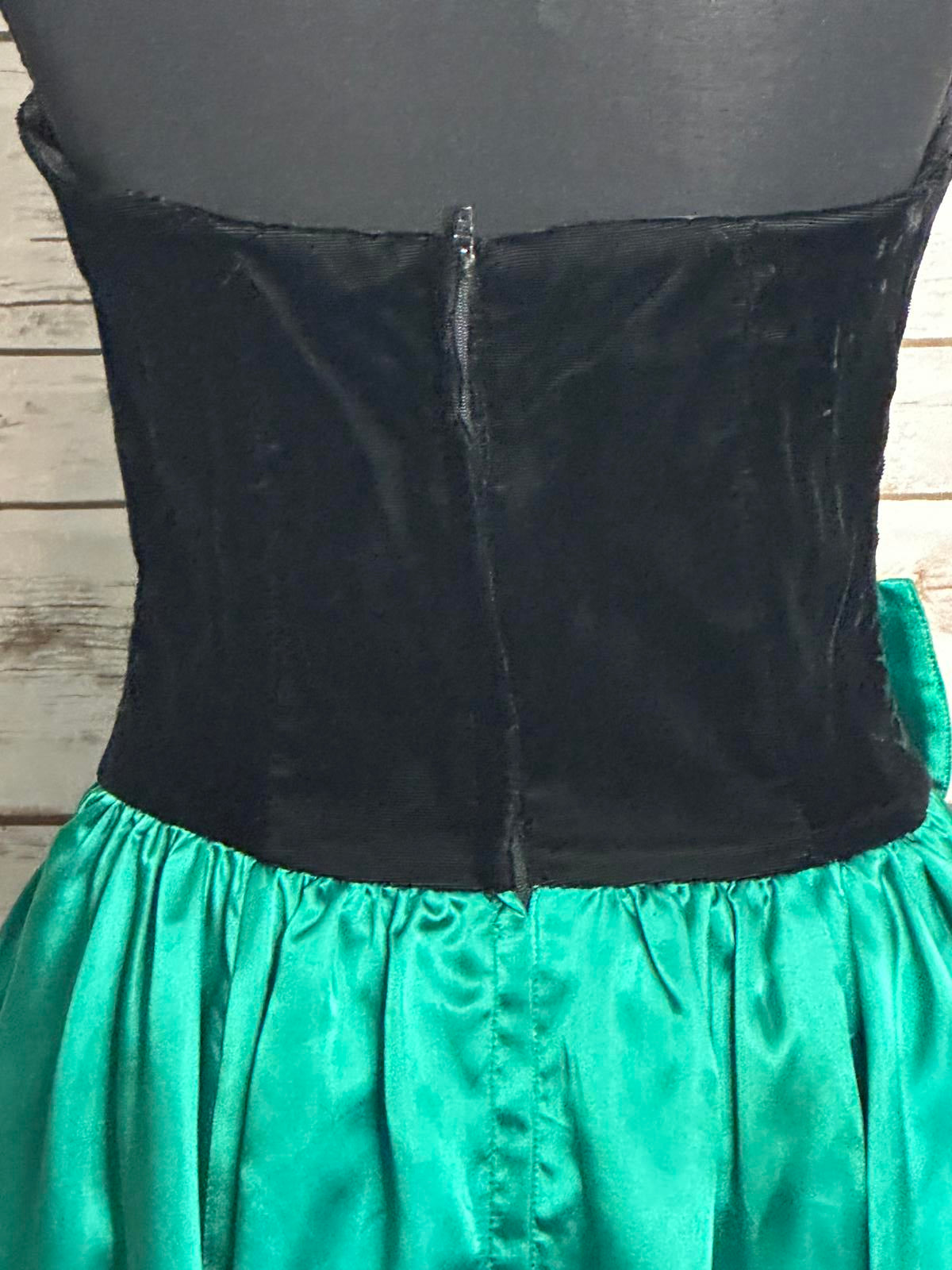 Vintage Gunne Sax black/green velvet and satin midi party dress Size 9