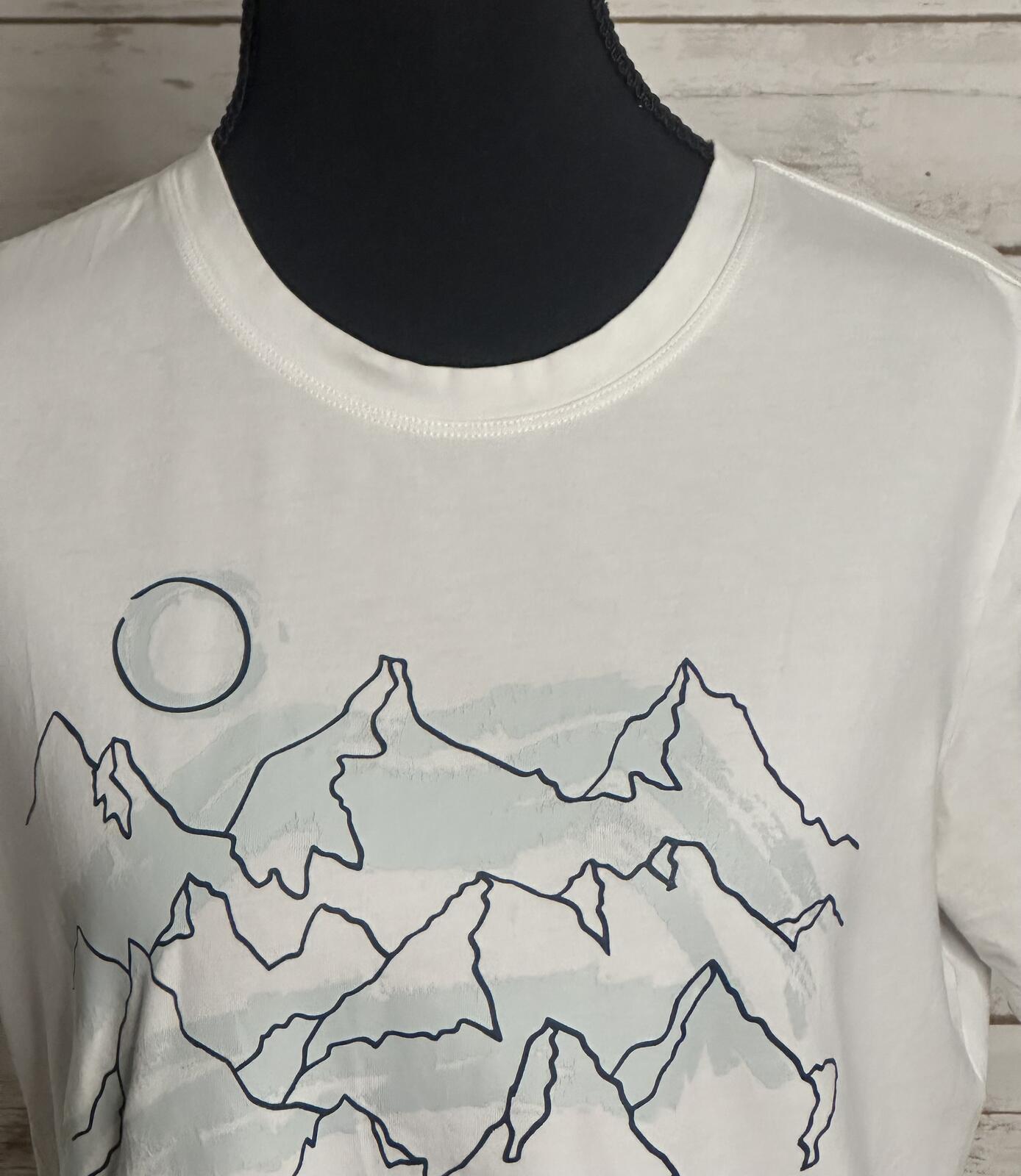 Arc'teryx Women's white mountain graphic short sleeve t-shirt Small gorpcore