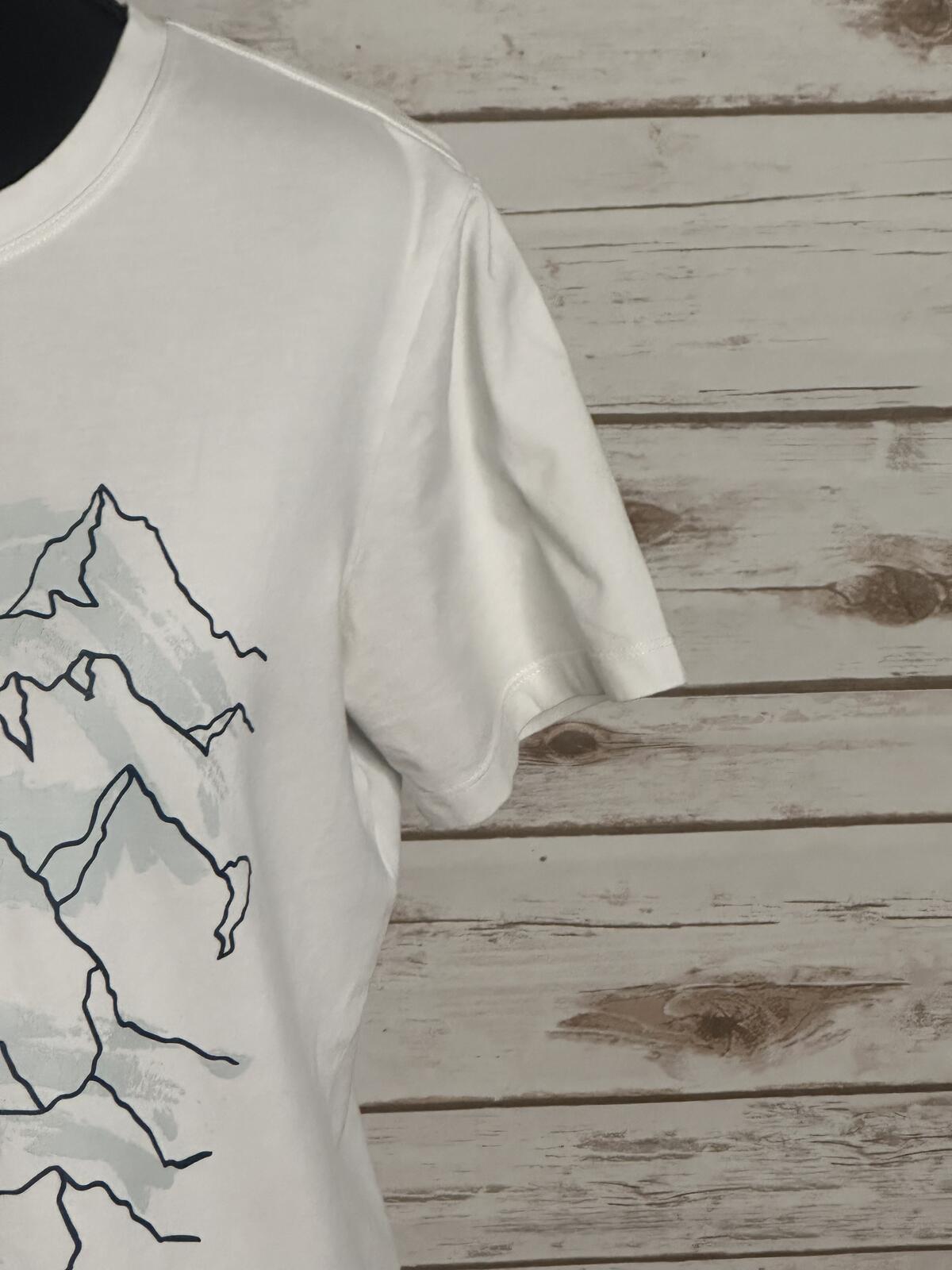 Arc'teryx Women's white mountain graphic short sleeve t-shirt Small gorpcore