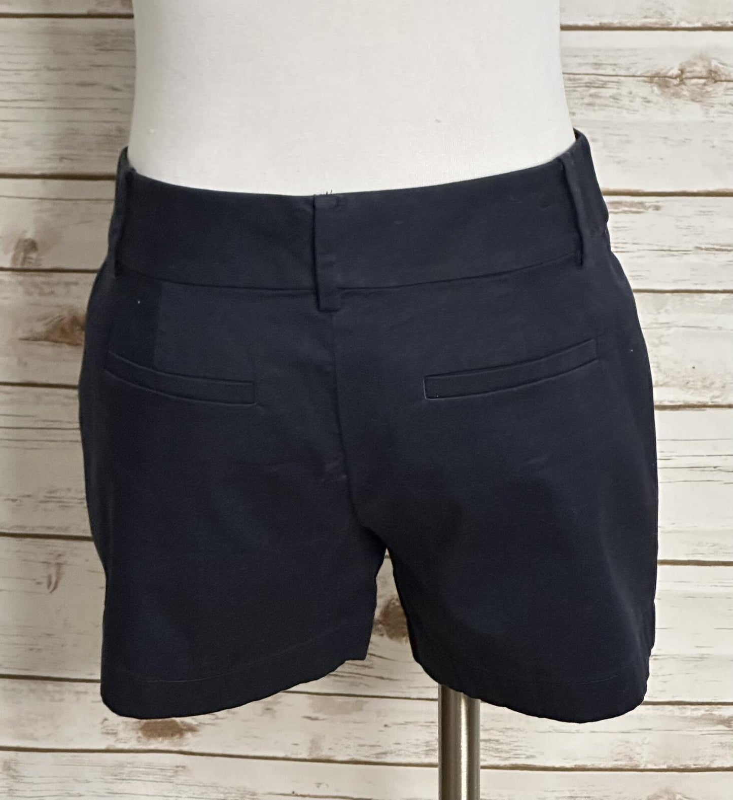 Ann Taylor City Short black tailored shorts 4P classic old money preppy polished