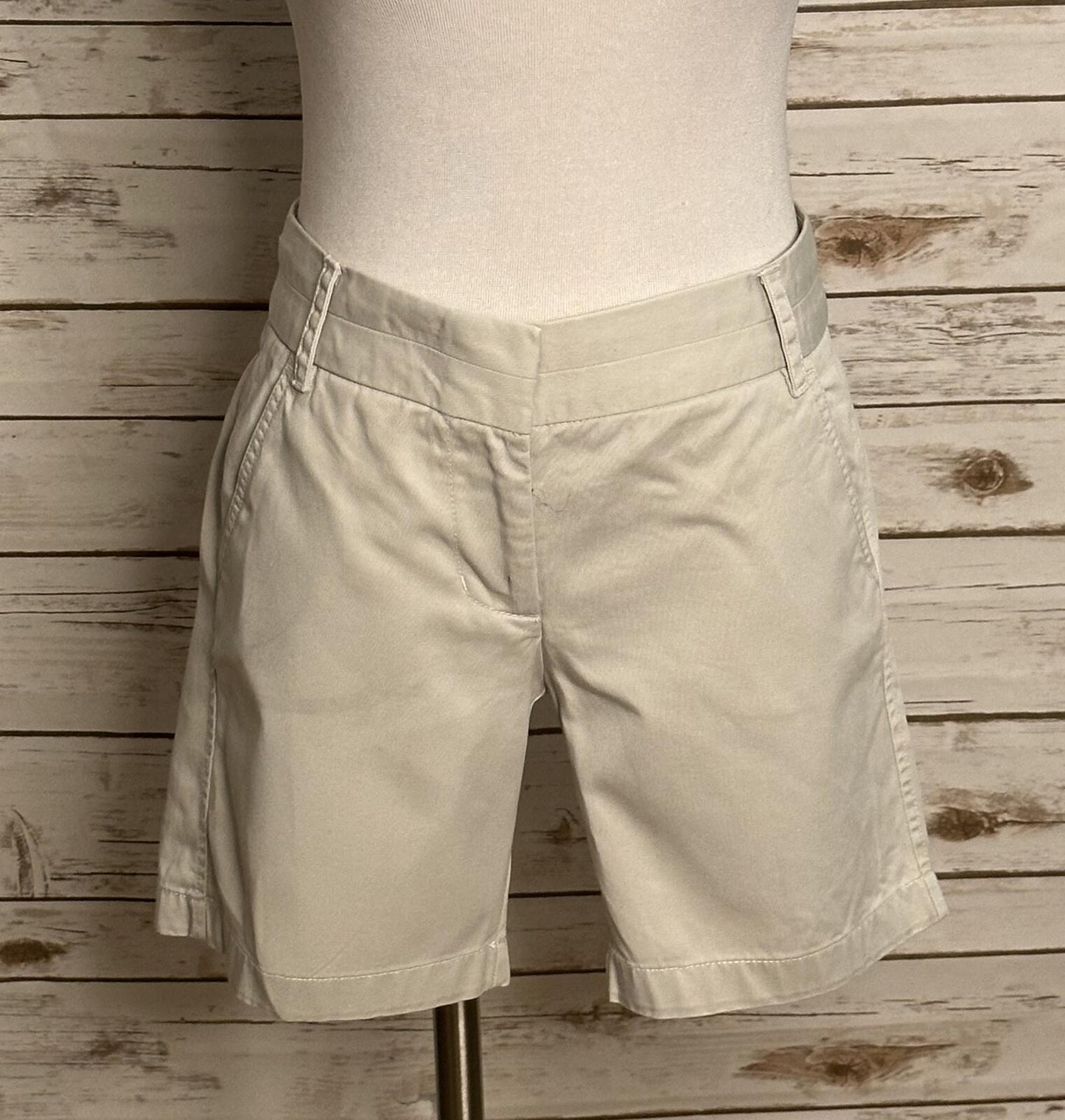 J.Crew Women's stone cotton chino shorts Size 0 relaxed fit classic preppy