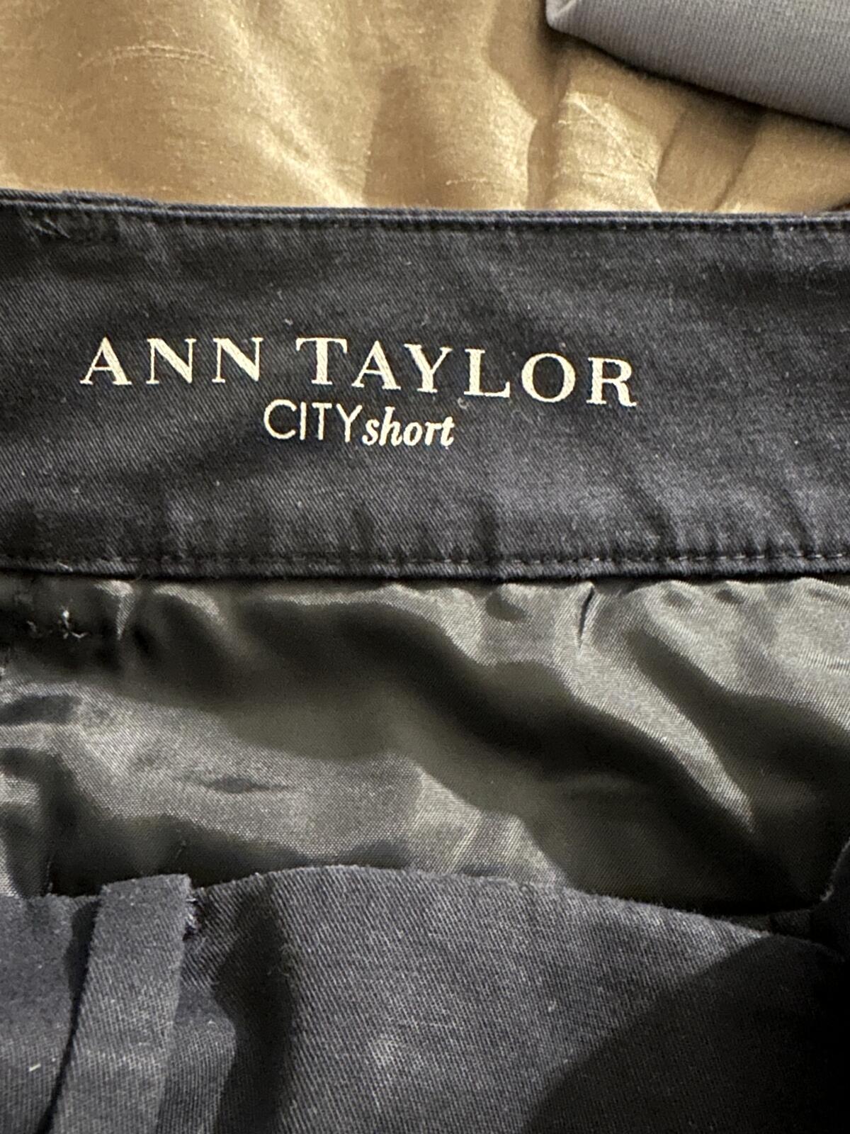 Ann Taylor City Short black tailored shorts 4P classic old money preppy polished