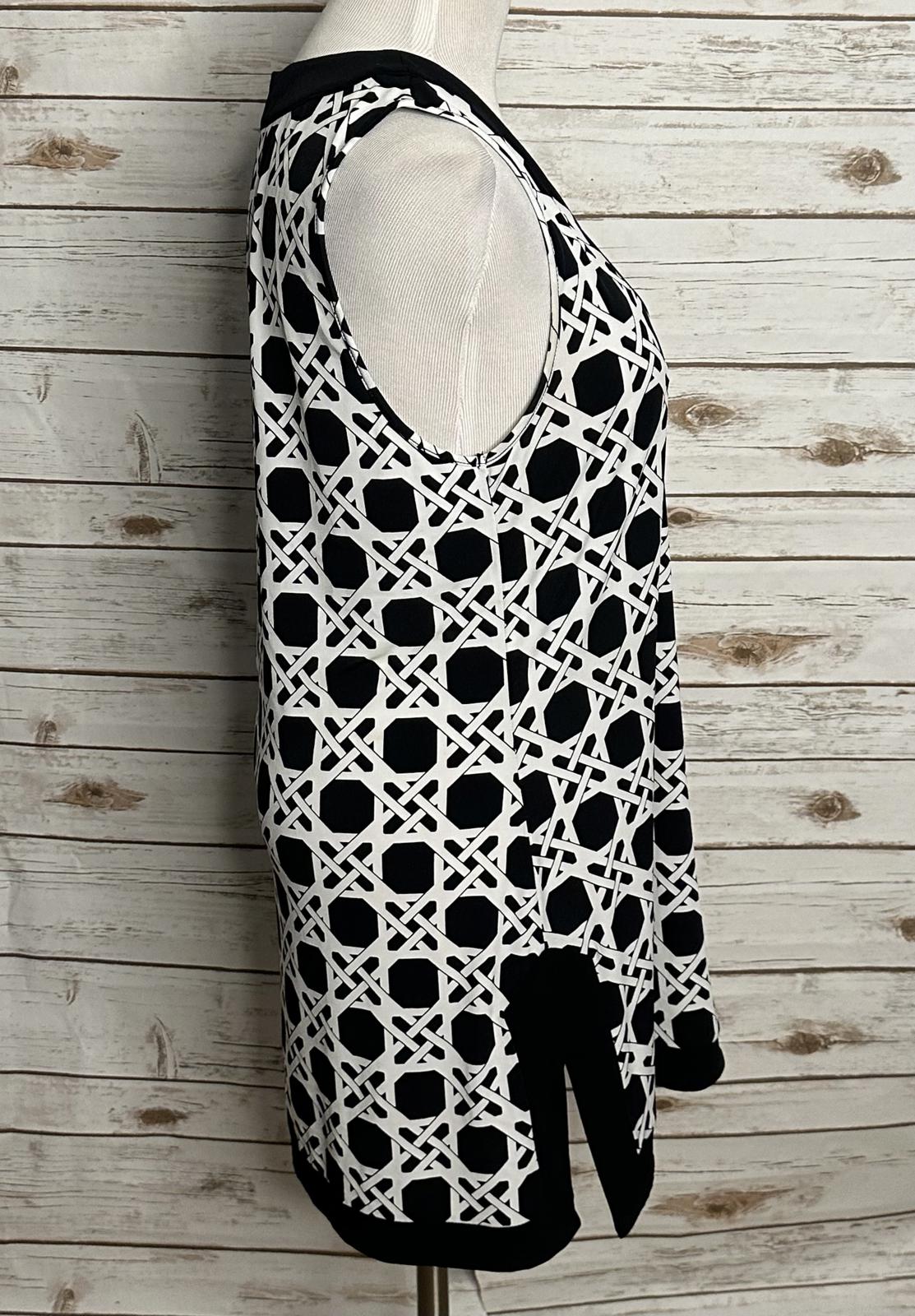 White House Black Market black/white geometric keyhole sleeveless tunic Size L