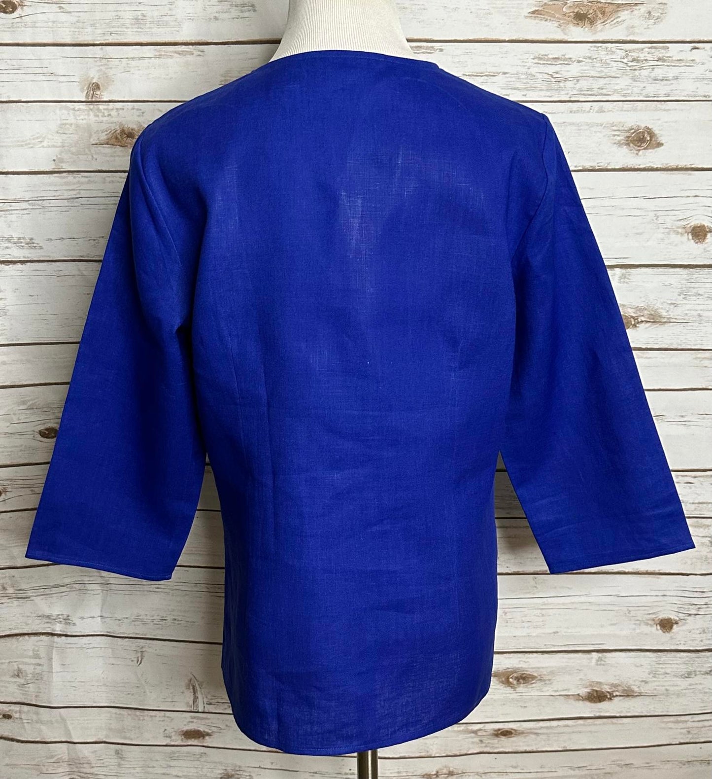 Susan Bristol coastal cobalt blue floral embroidered linen V-neck tunic Large