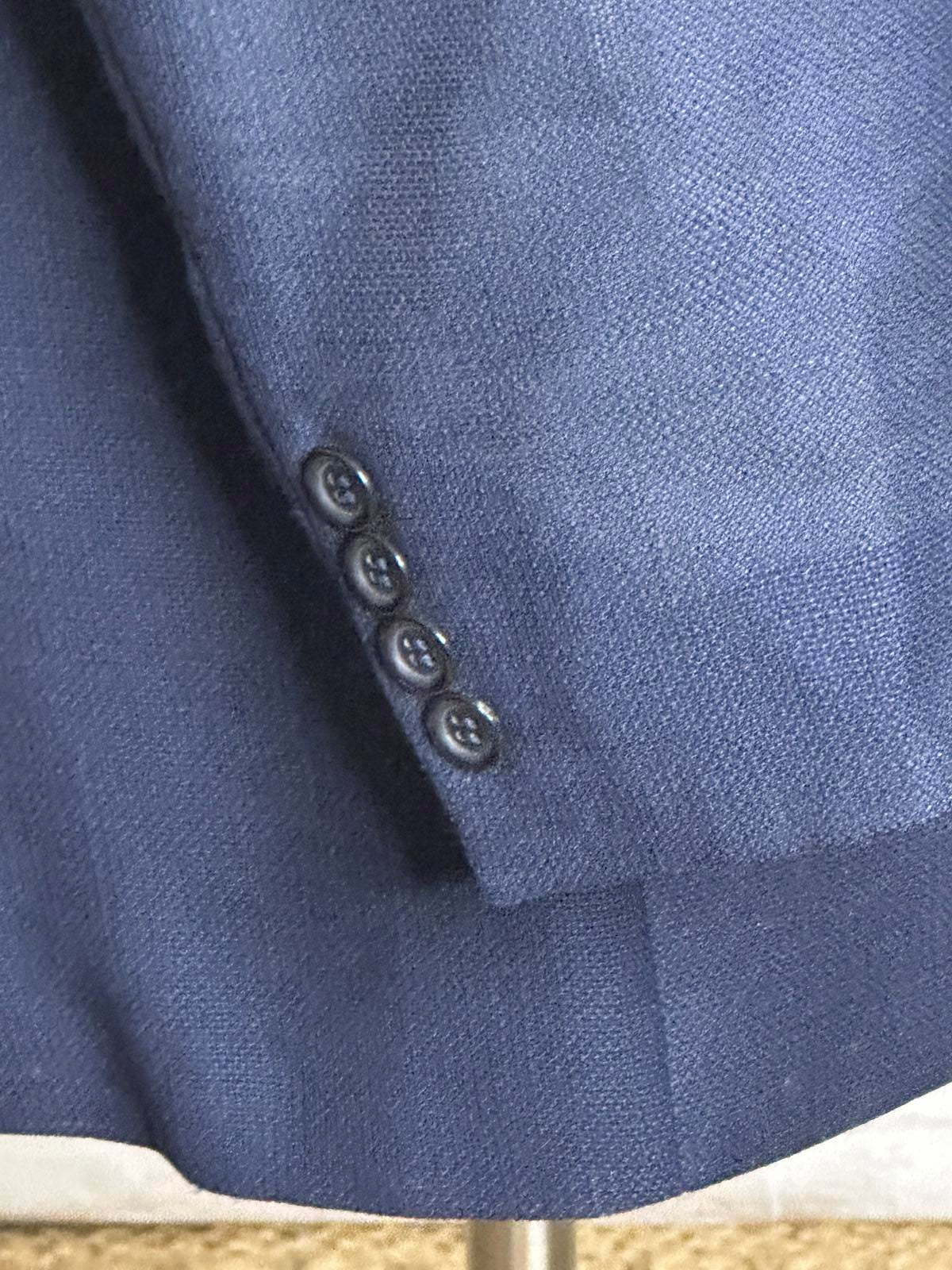 Classic navy Italian wool single-breasted 3-button blazer/sportscoat Size 52