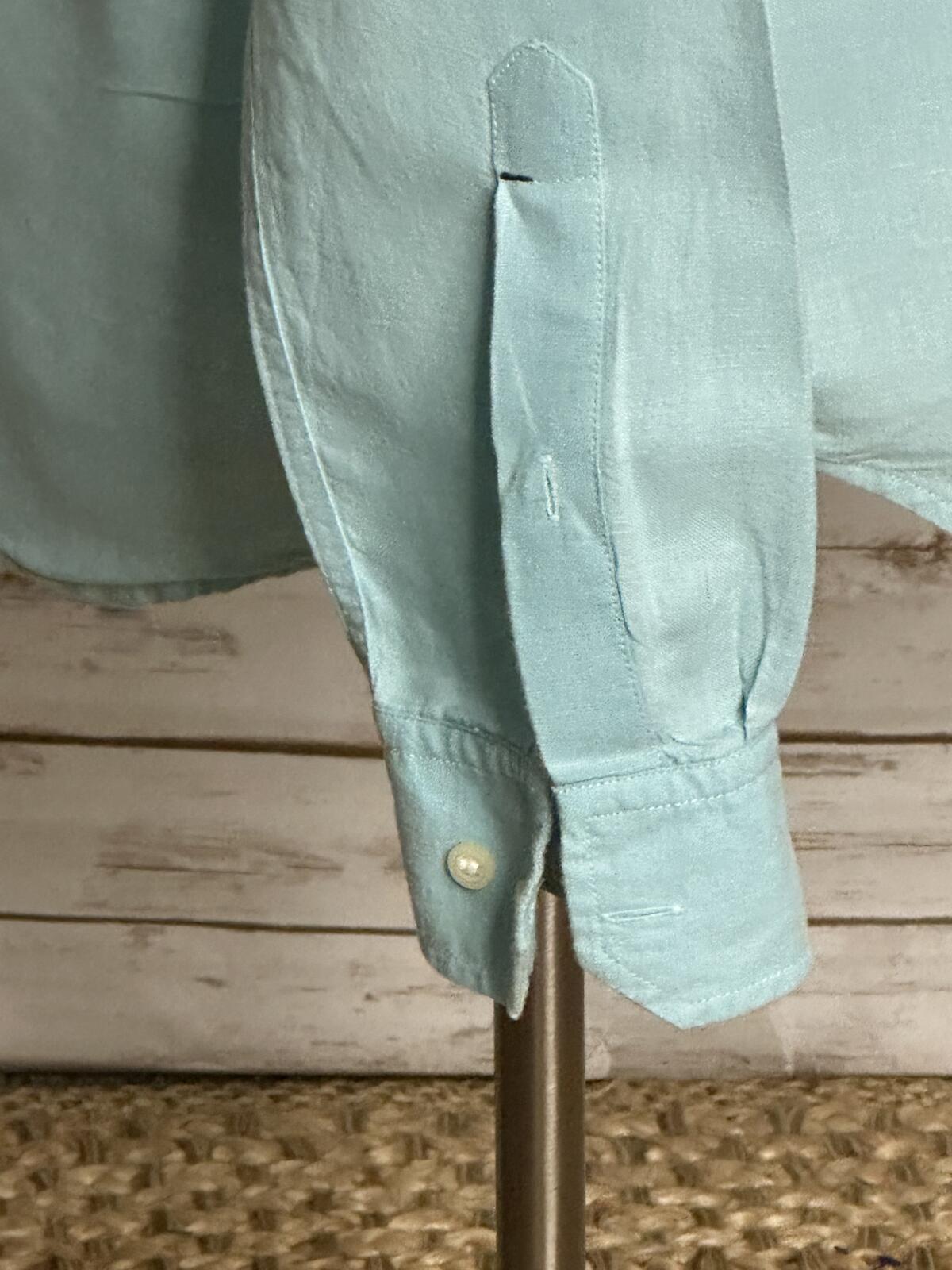 Banana Republic Men's linen-blend button-down shirt Med blue classic coastal